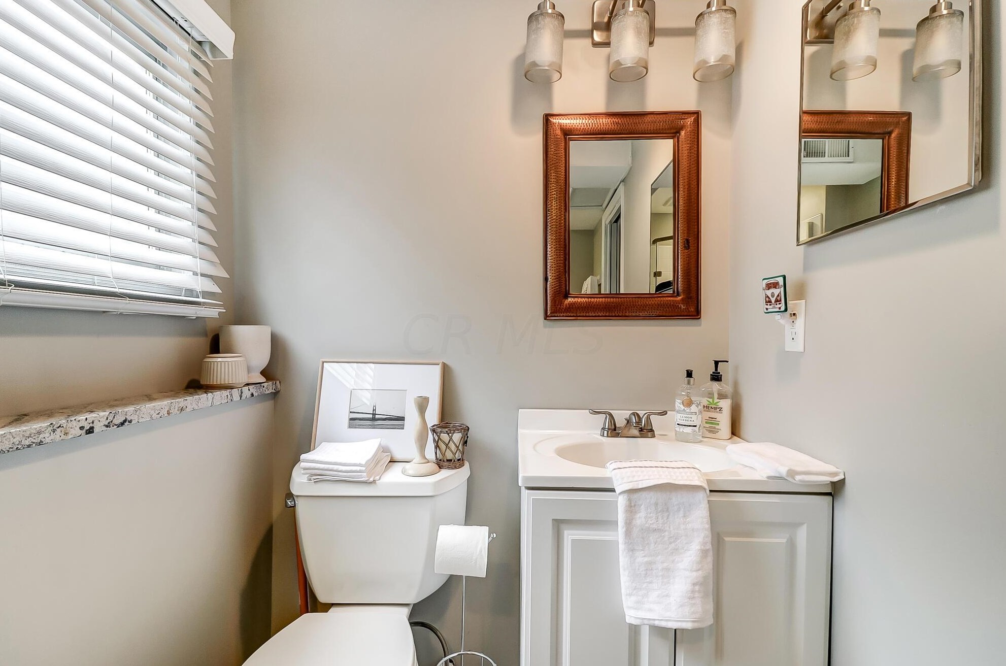 881 Bricker Blvd, Columbus OH 43221-1679 exterior