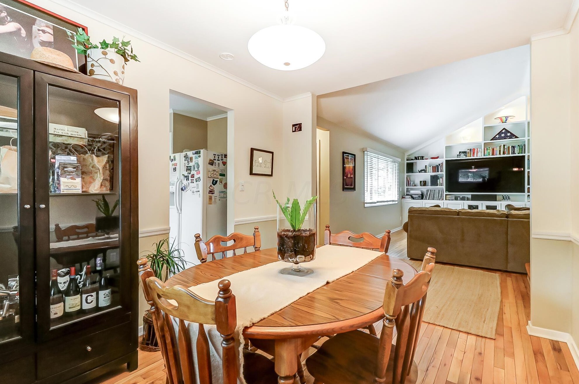 881 Bricker Blvd, Columbus OH 43221-1679 exterior