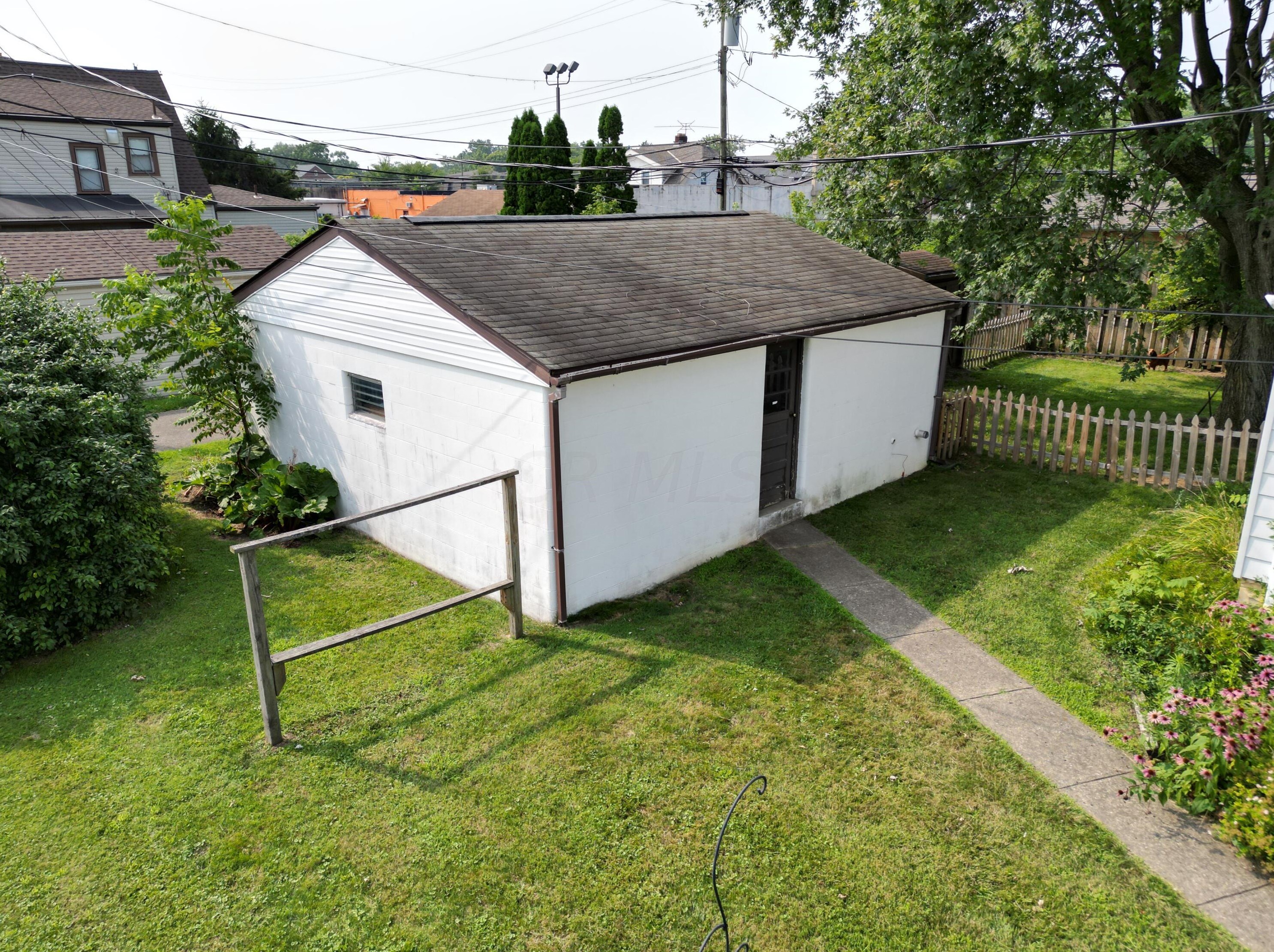 941 Westphal Ave, Columbus OH 43213-2844 exterior