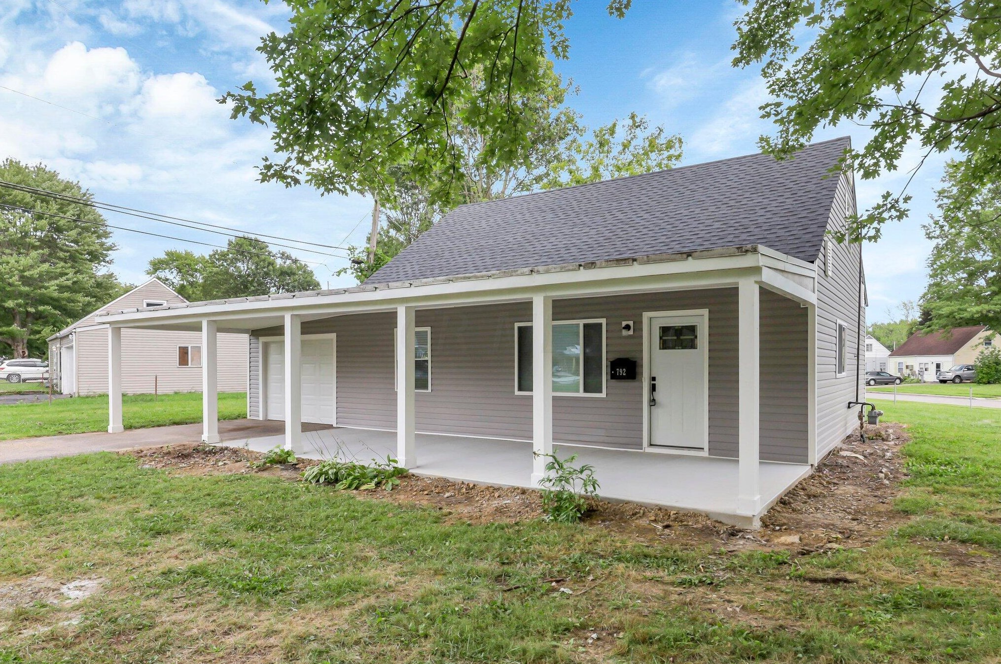 792 Exeter Rd, Columbus OH 43213-2423 exterior