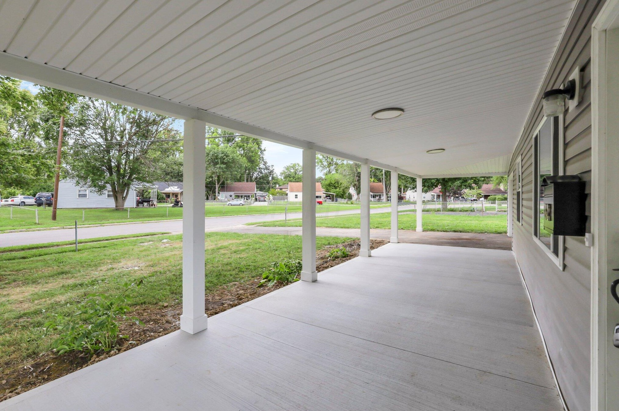 792 Exeter Rd, Columbus OH 43213-2423 exterior