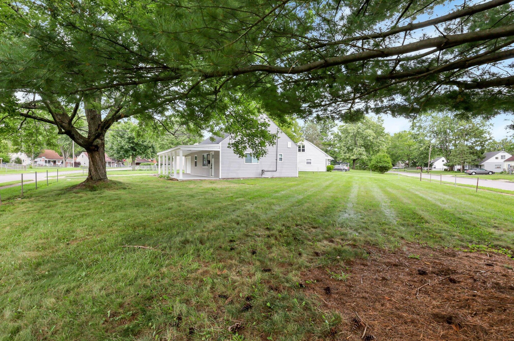 792 Exeter Rd, Columbus OH 43213-2423 exterior