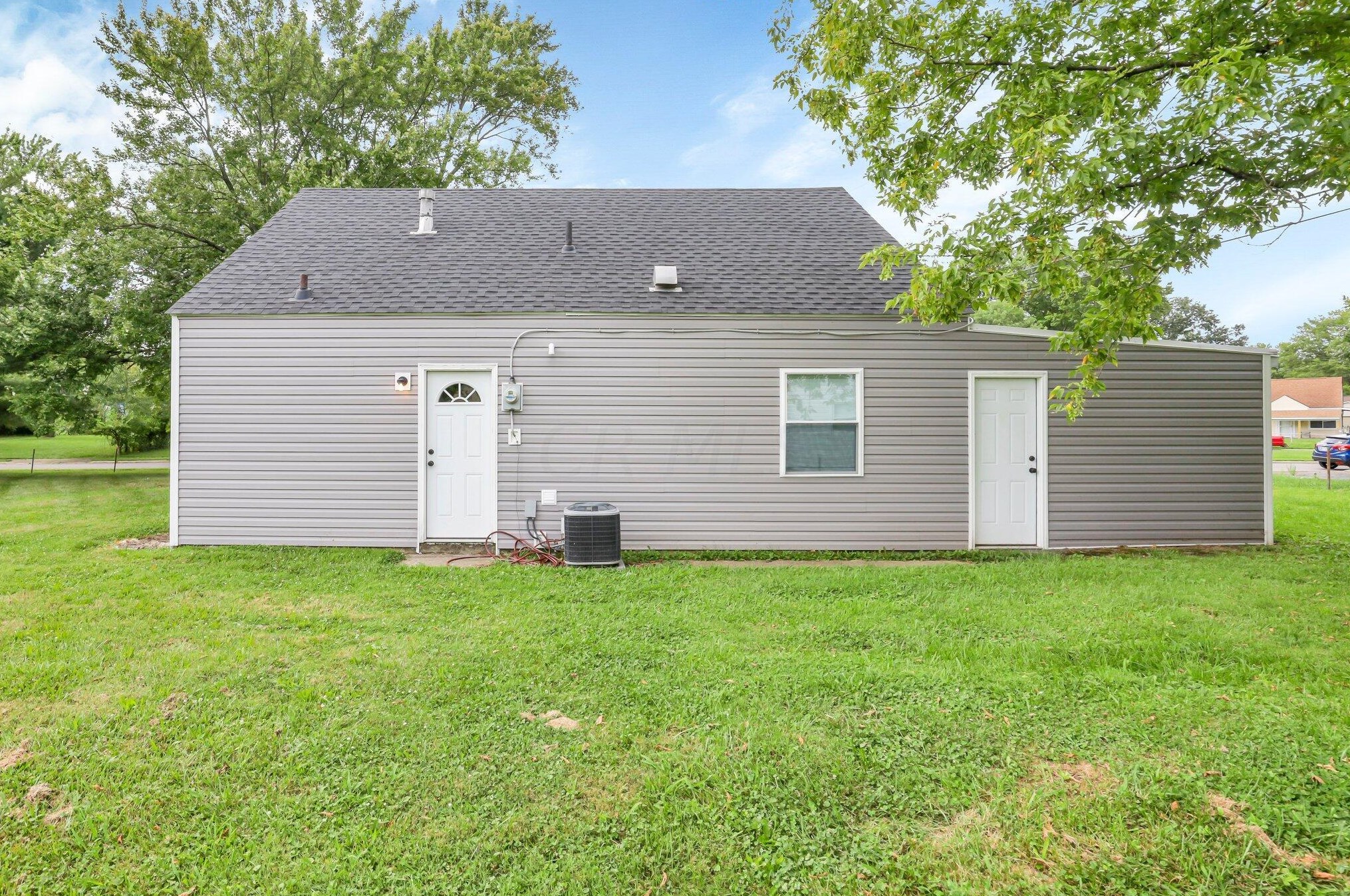 792 Exeter Rd, Columbus OH 43213-2423 exterior