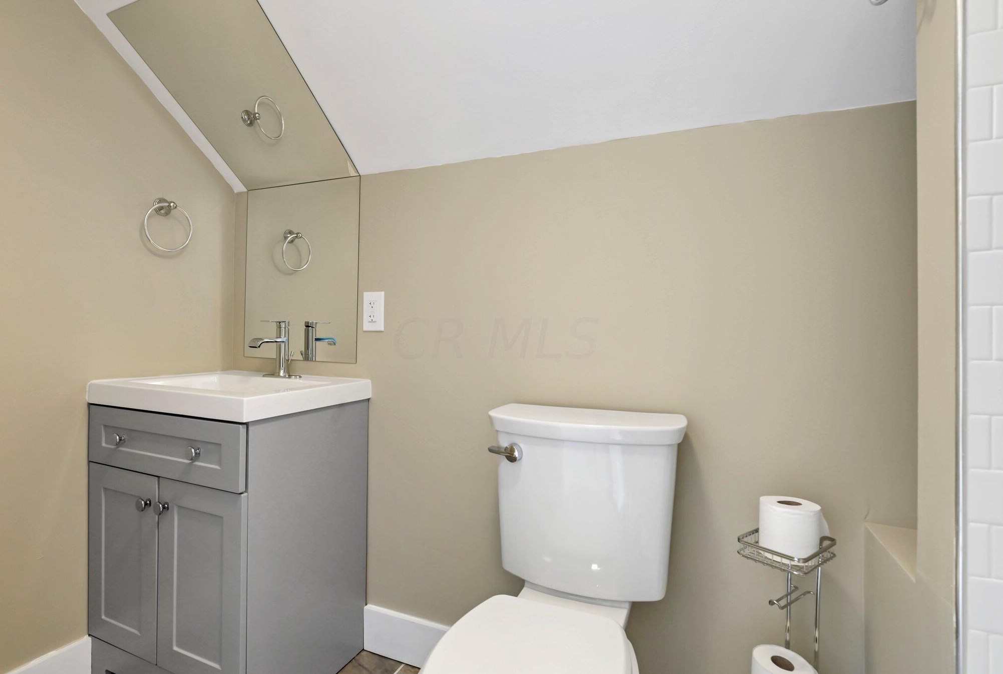 792 Exeter Rd, Columbus OH 43213-2423 exterior