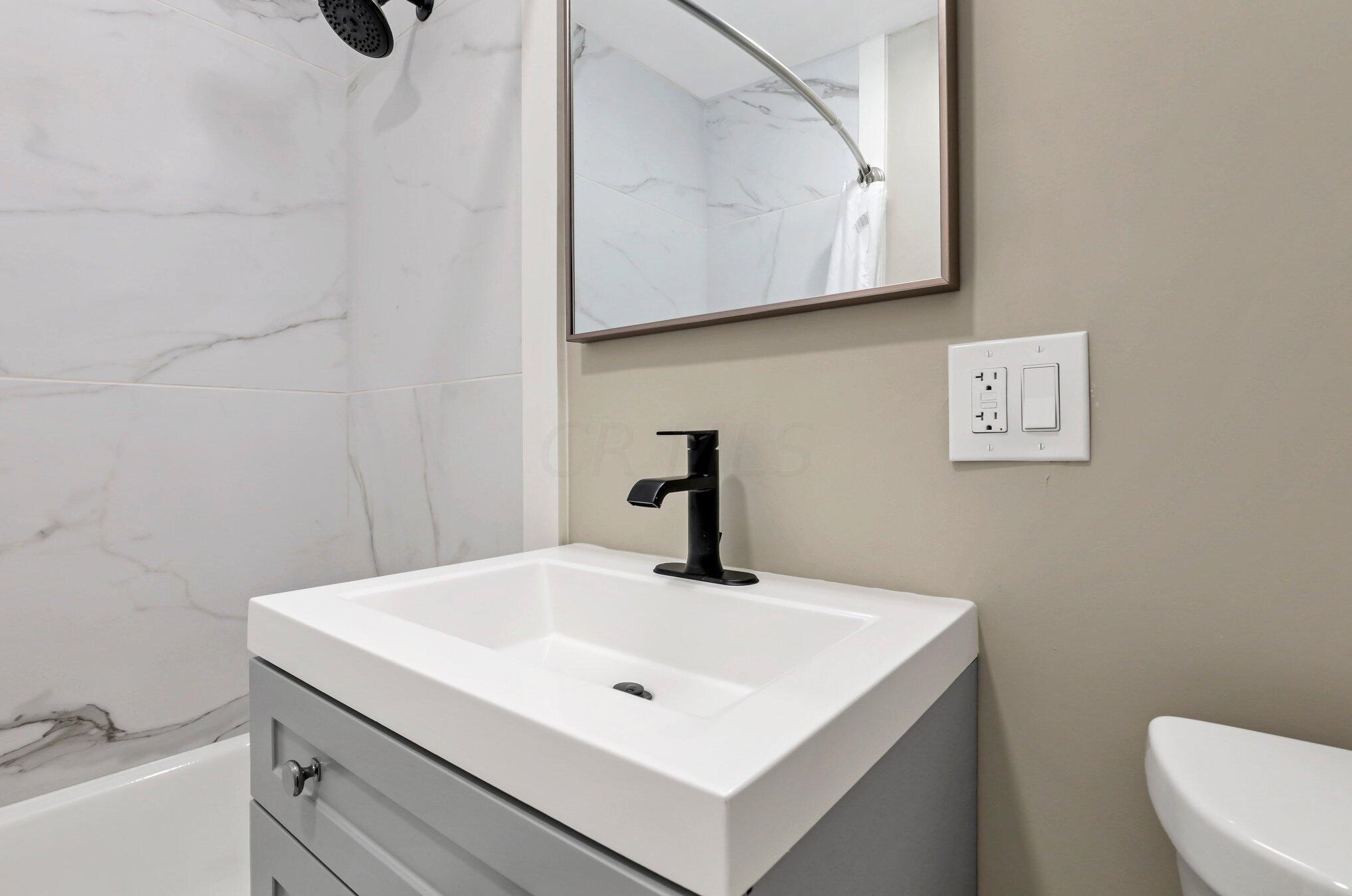 792 Exeter Rd, Columbus OH 43213-2423 exterior