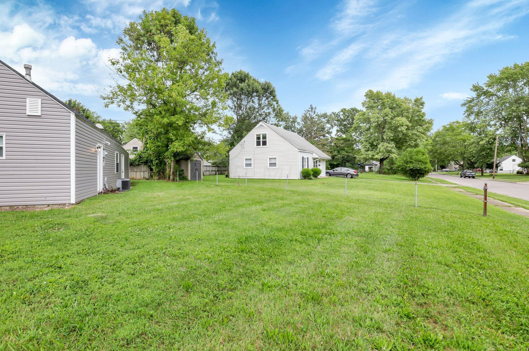 792 Exeter Rd, Columbus OH 43213-2423 exterior