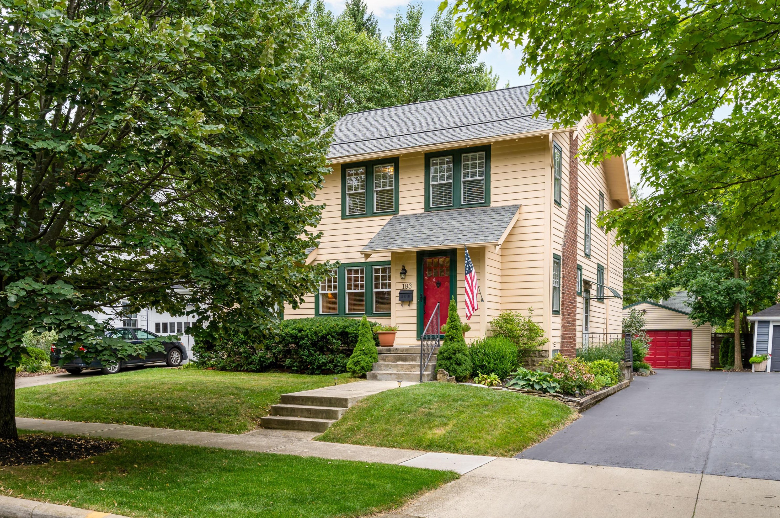 183 Fallis Rd, Columbus, OH 43214-3725