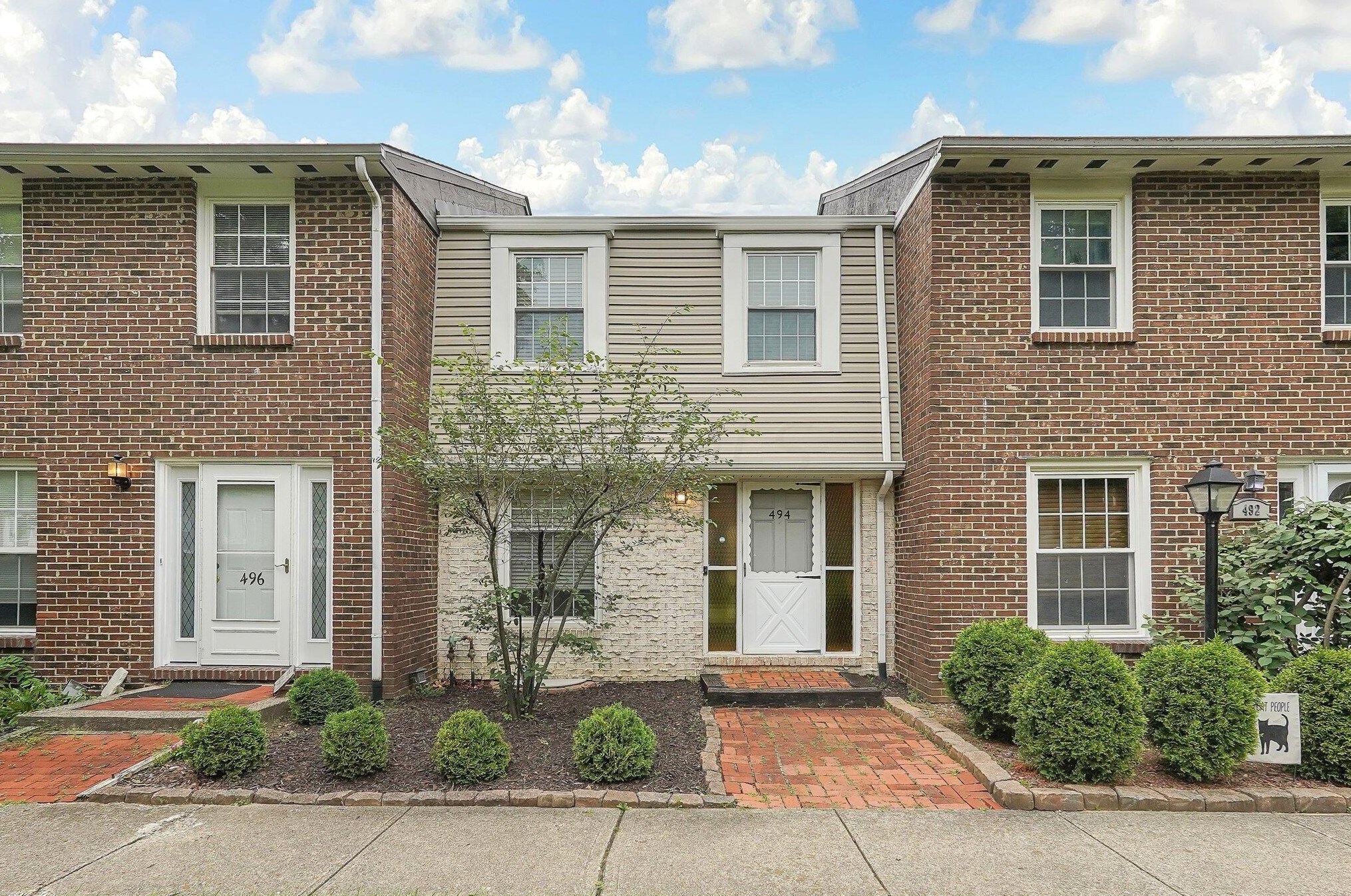 494 Pamlico St, Columbus, OH 43228-2553