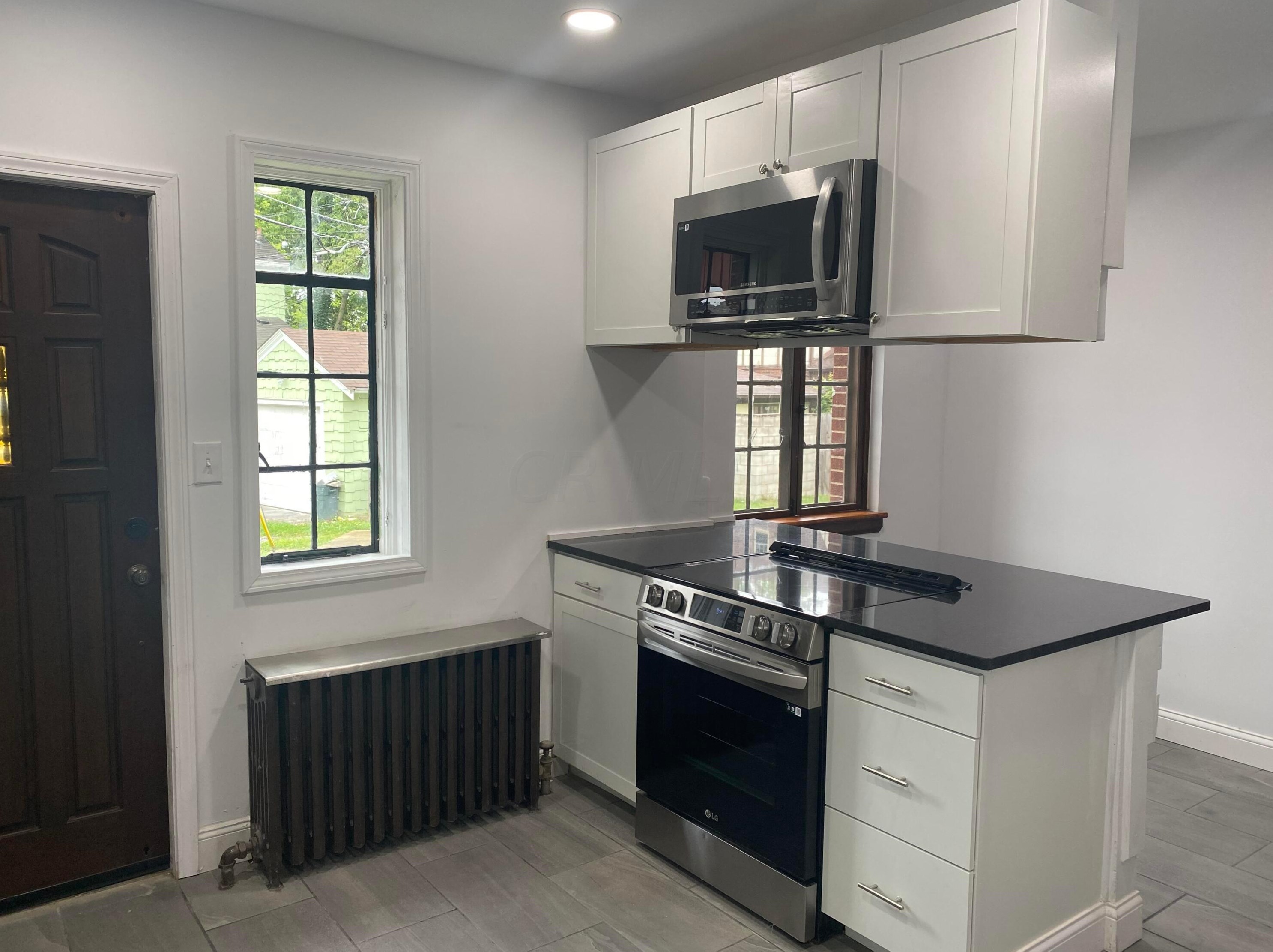 1696 Melrose Ave, Columbus OH  43224-4339 exterior