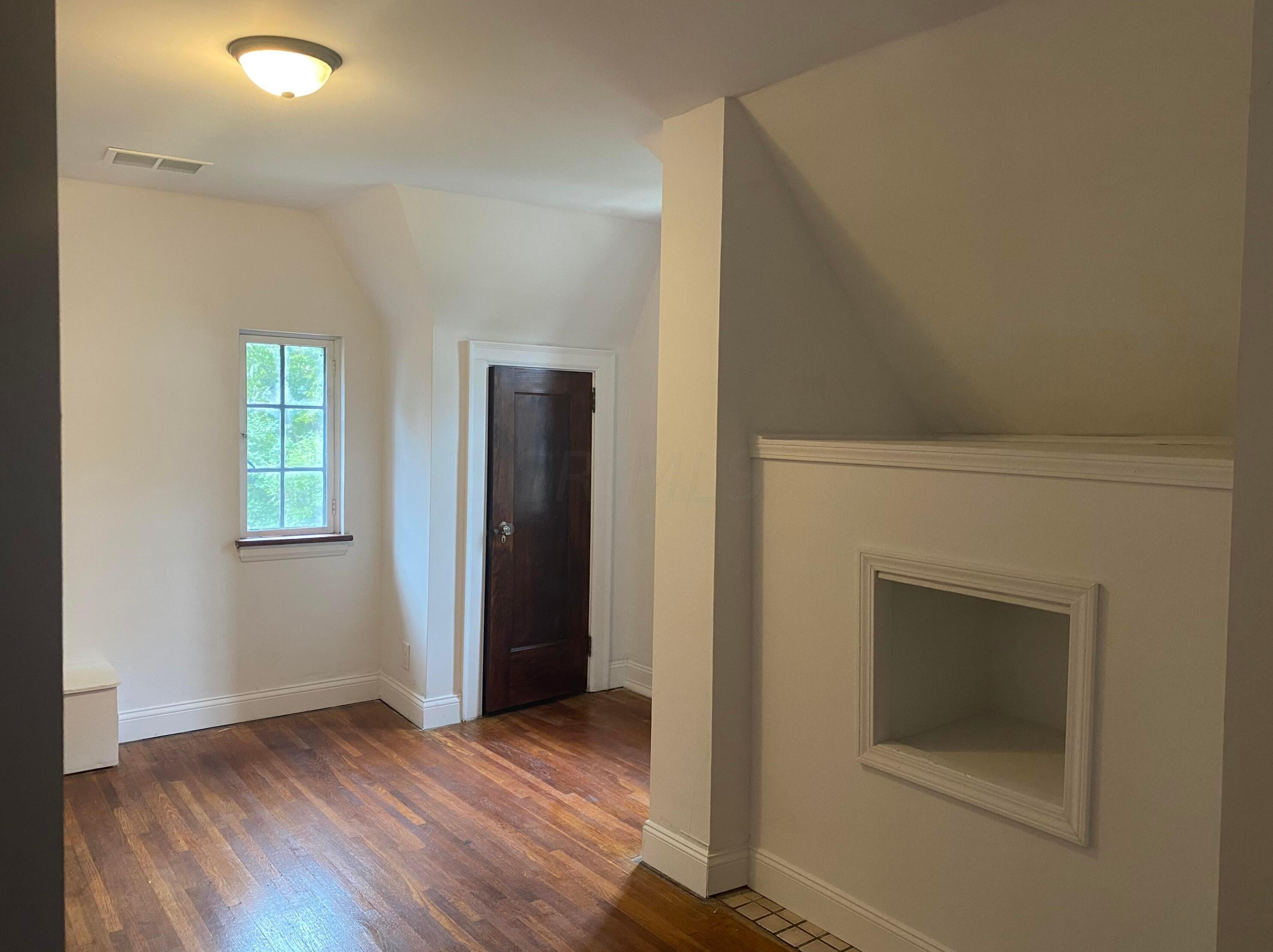 1696 Melrose Ave, Columbus OH  43224-4339 exterior