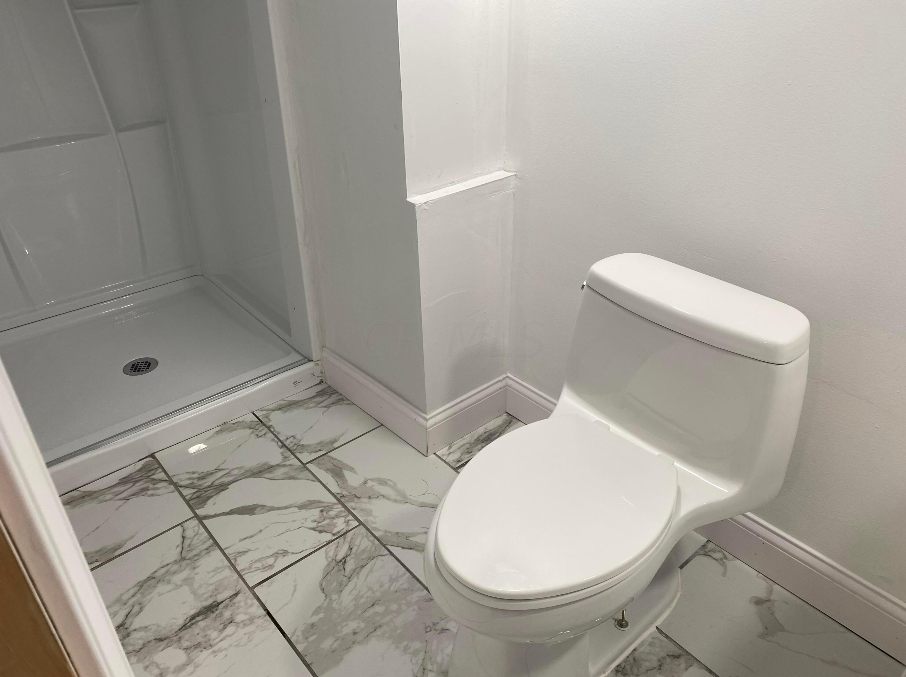 1696 Melrose Ave, Columbus OH  43224-4339 exterior