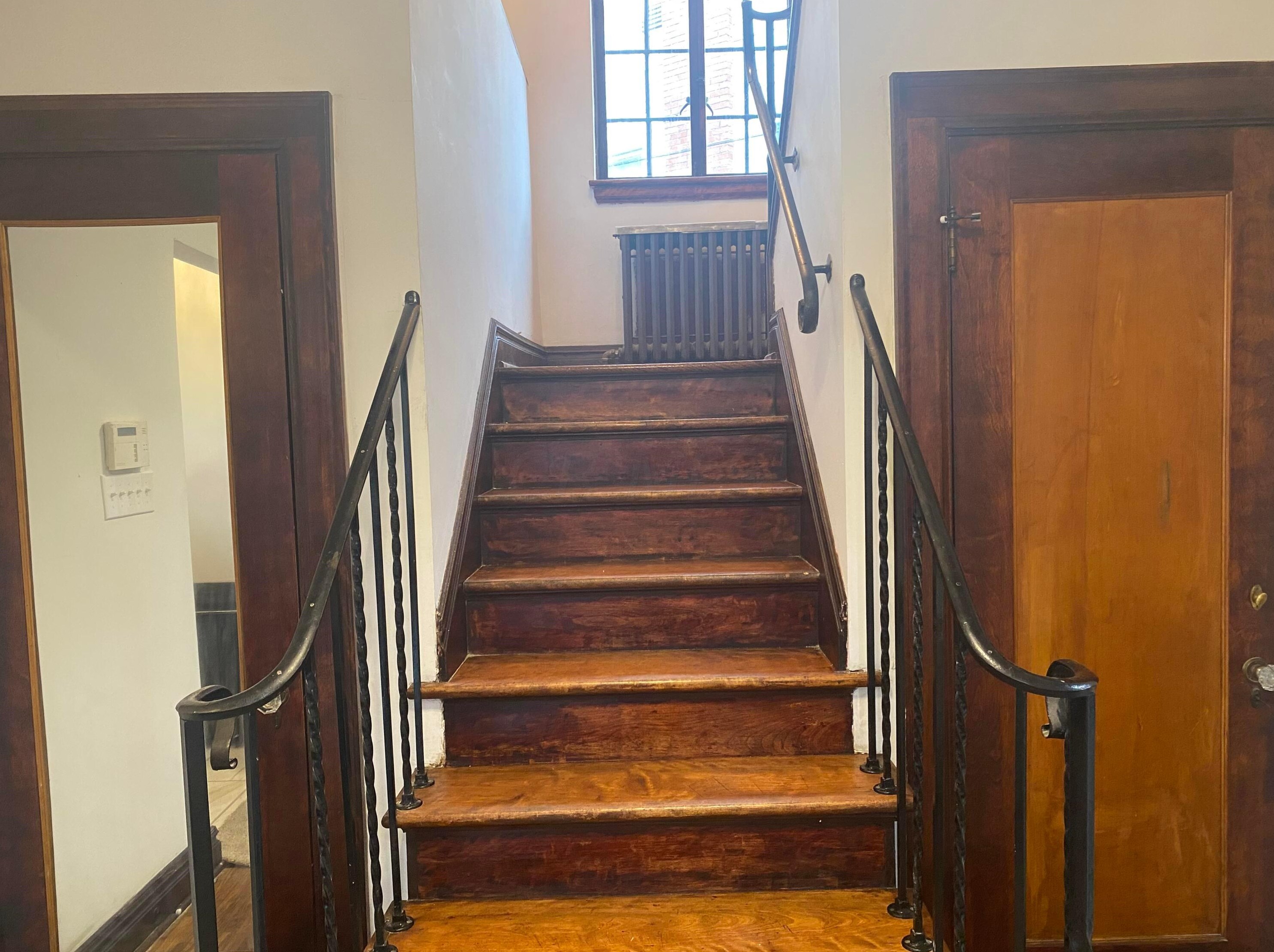 1696 Melrose Ave, Columbus OH  43224-4339 exterior