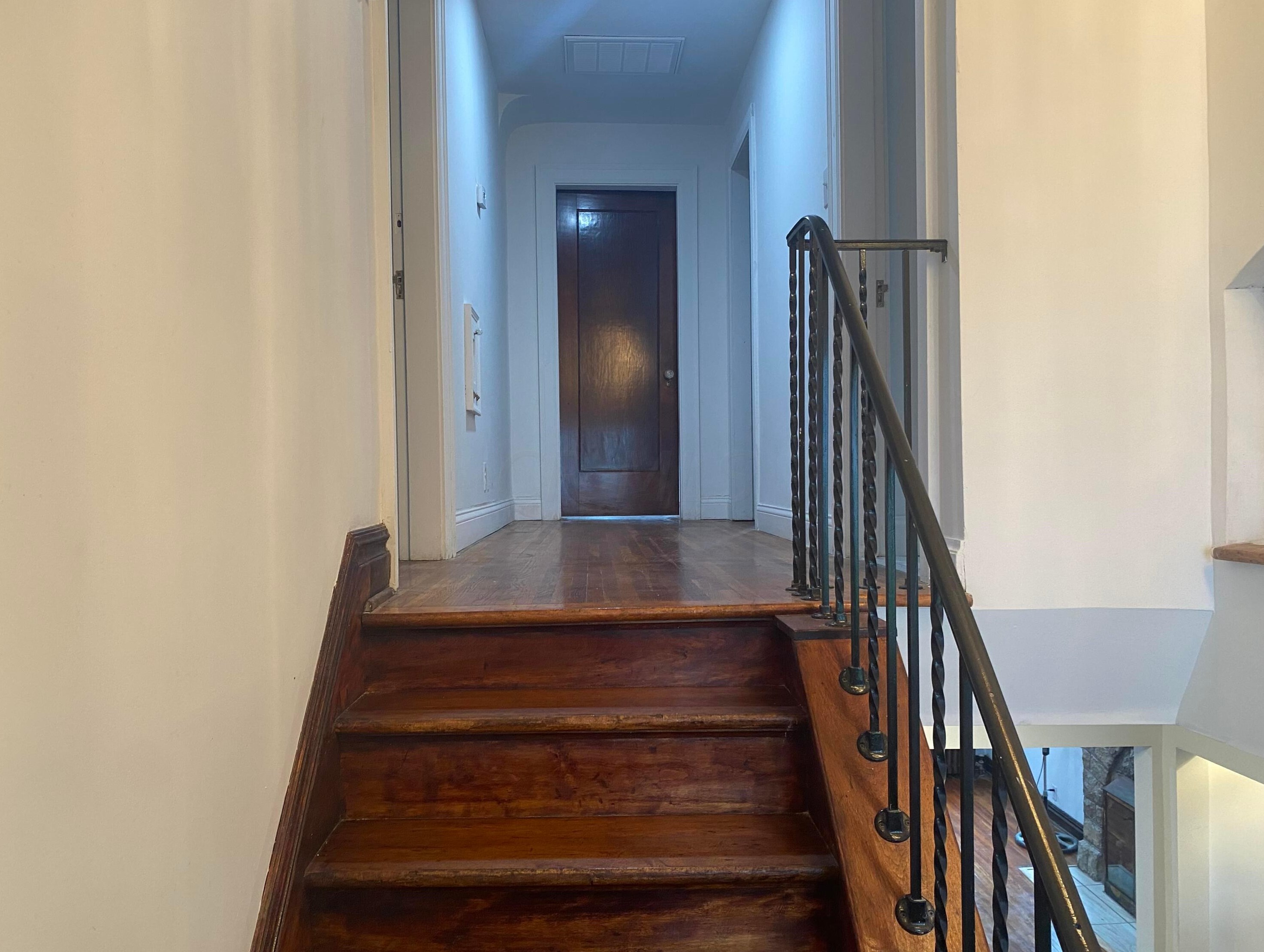 1696 Melrose Ave, Columbus OH  43224-4339 exterior