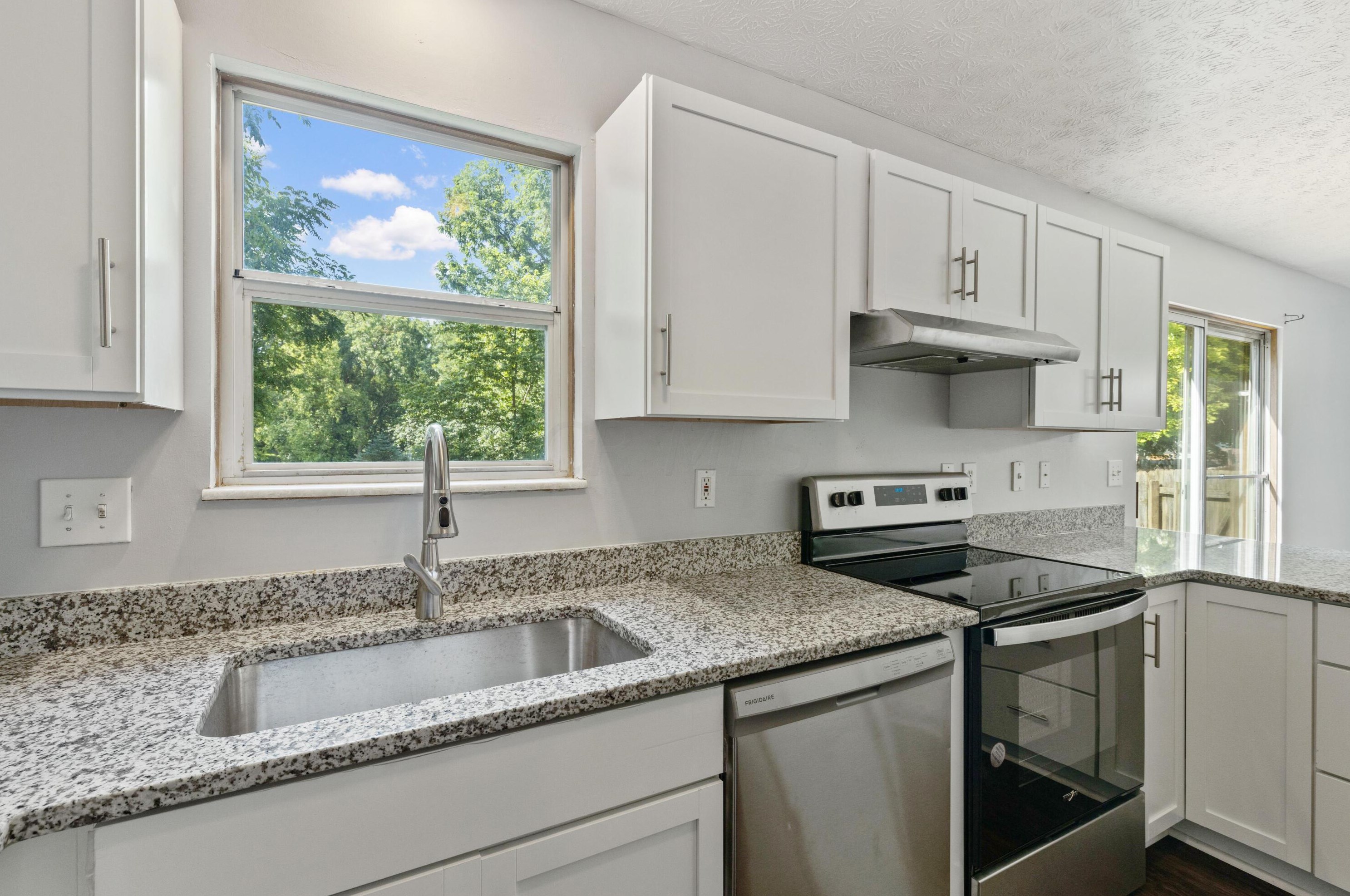 4641 Stratford Ln, Columbus OH exterior