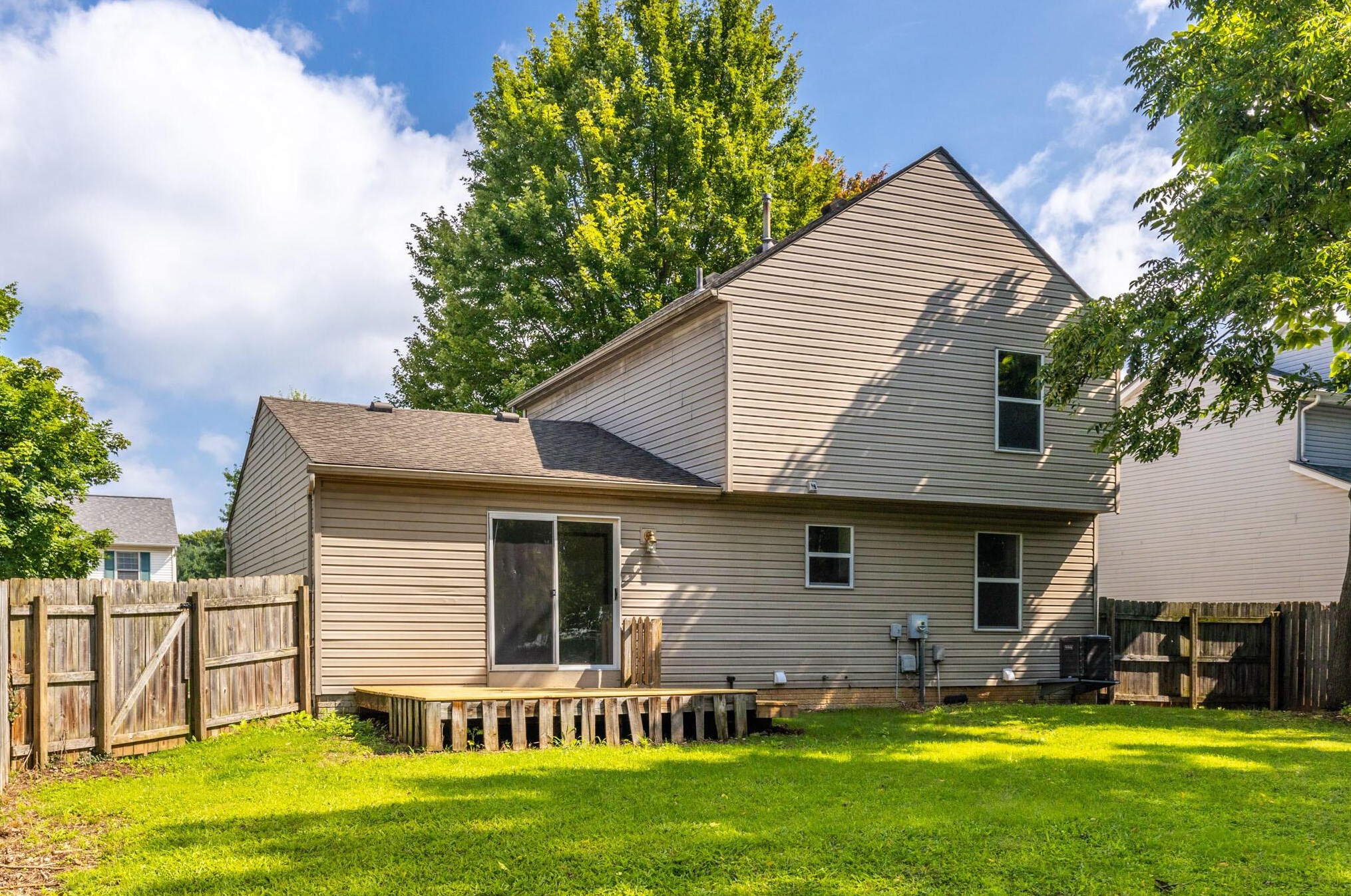 4641 Stratford Ln, Columbus OH exterior