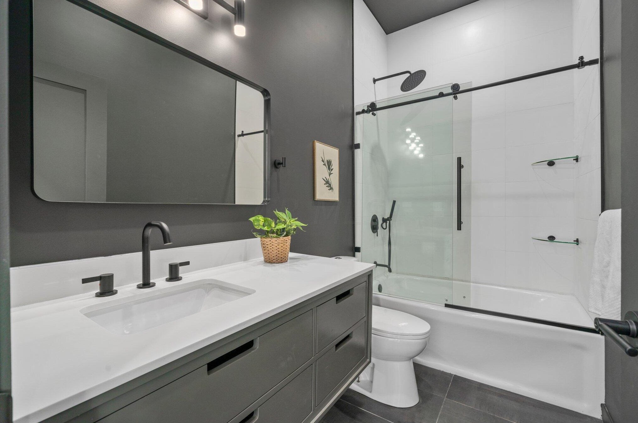 440 Deshler Ave, Columbus OH  43206-2717 exterior