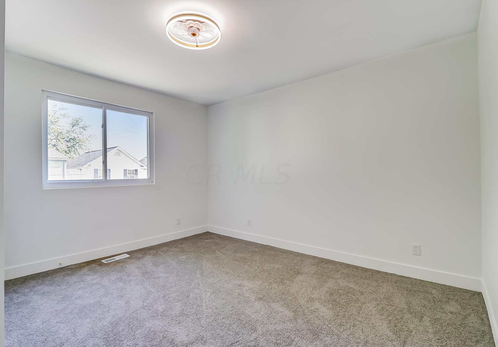 467 2 Ave, Columbus OH 43201-3651 exterior