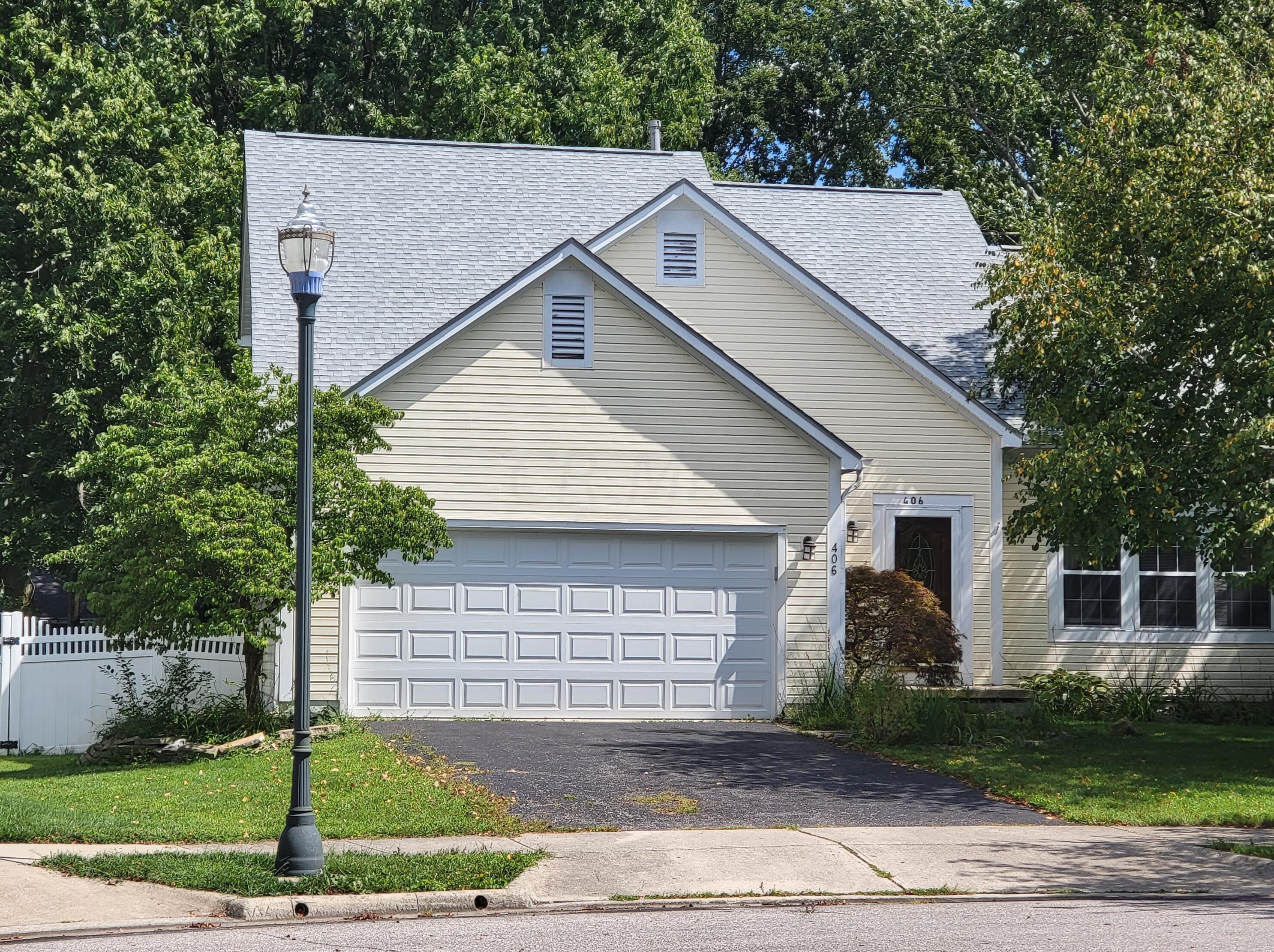 406 Durham Ln, Delaware, OH 43015-4013