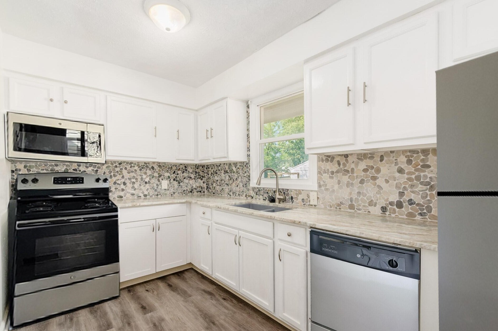 99 Ter Ave, Columbus OH 43204-3733 exterior