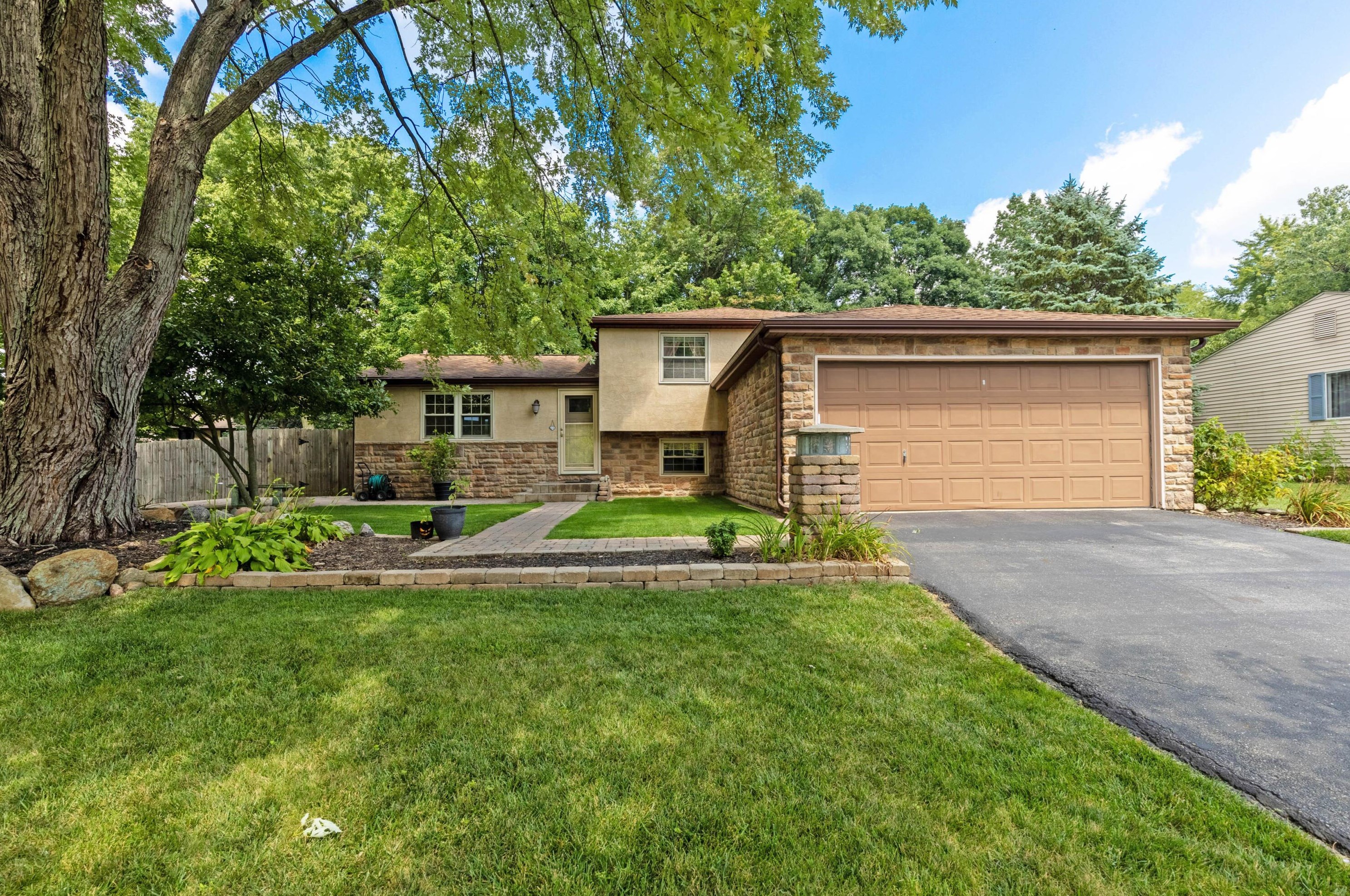 490 Schrock Rd, Westerville, OH 43081-3425