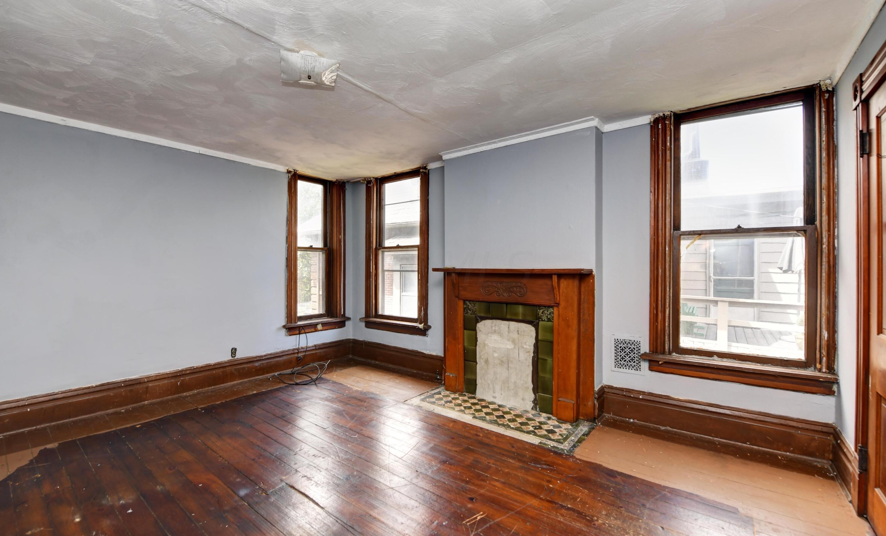 1032 Bryden Rd, Columbus OH 43205-1863 exterior