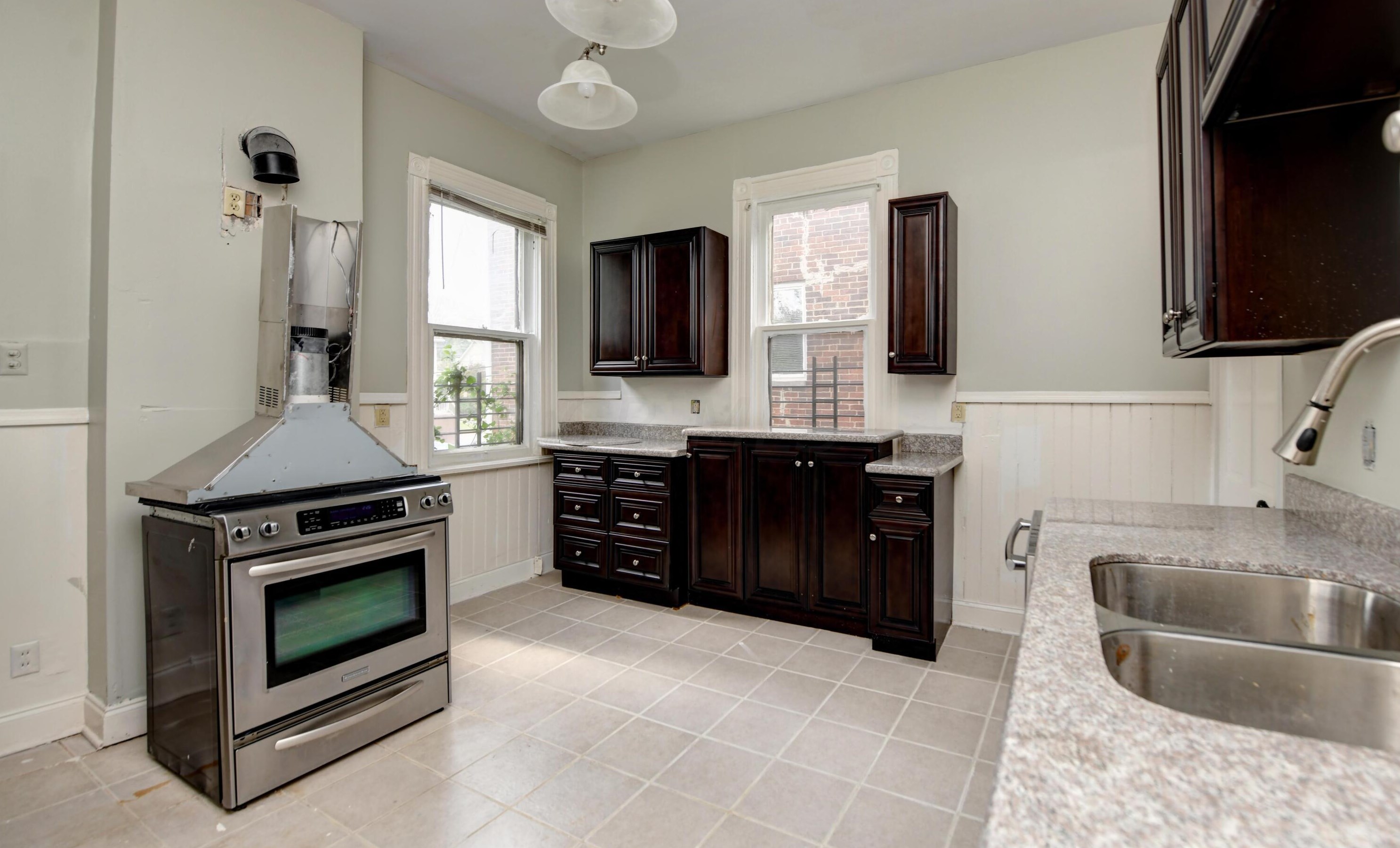 1032 Bryden Rd, Columbus OH 43205-1863 exterior