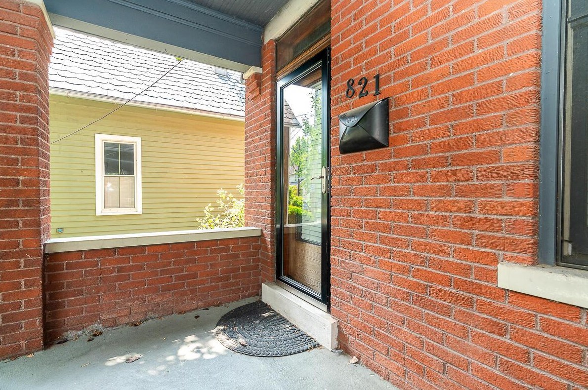 819 City Park Ave, Columbus OH  43206-2049 exterior