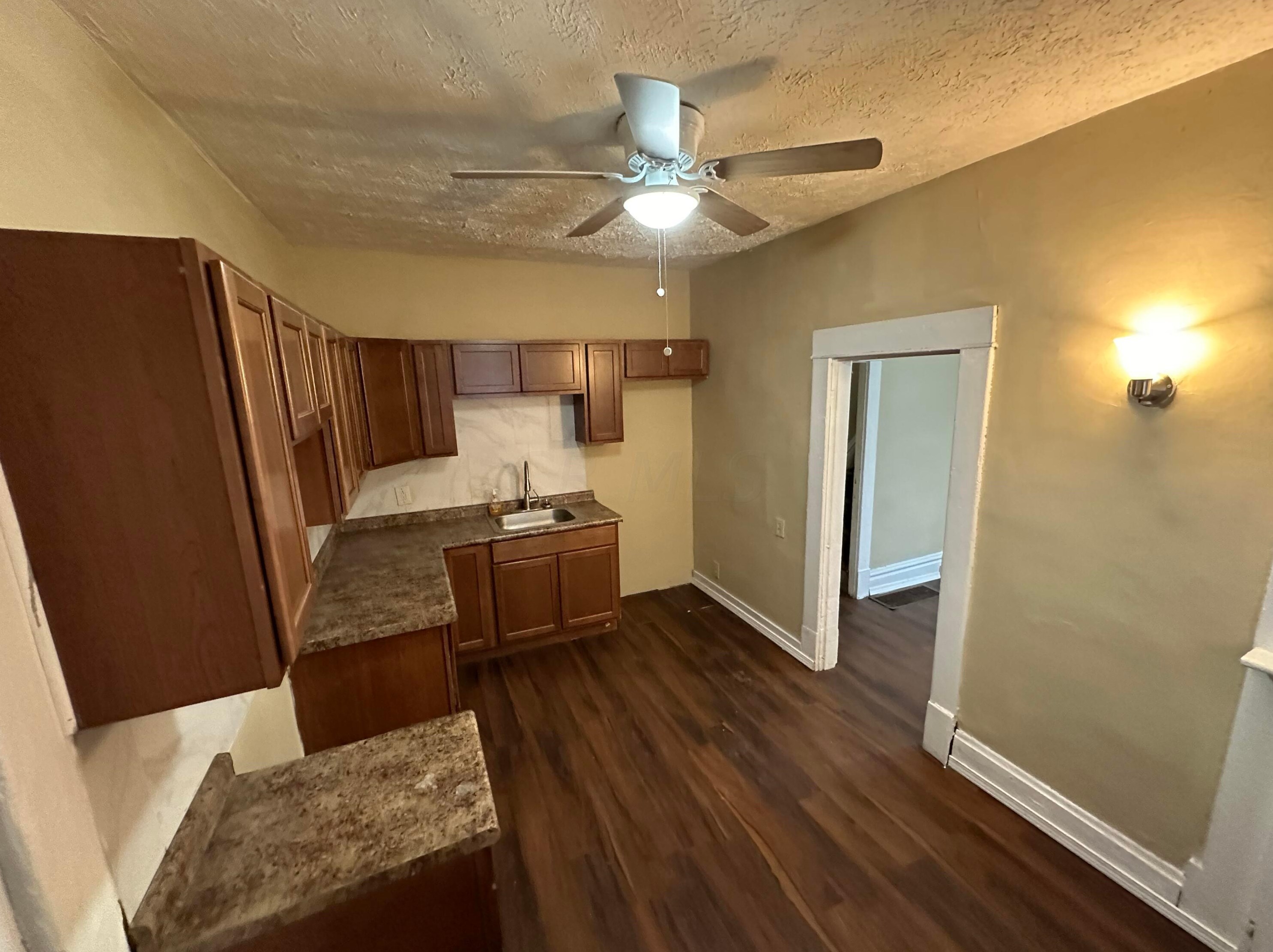 309 Whitethorne Ave, Columbus OH  43223-1173 exterior