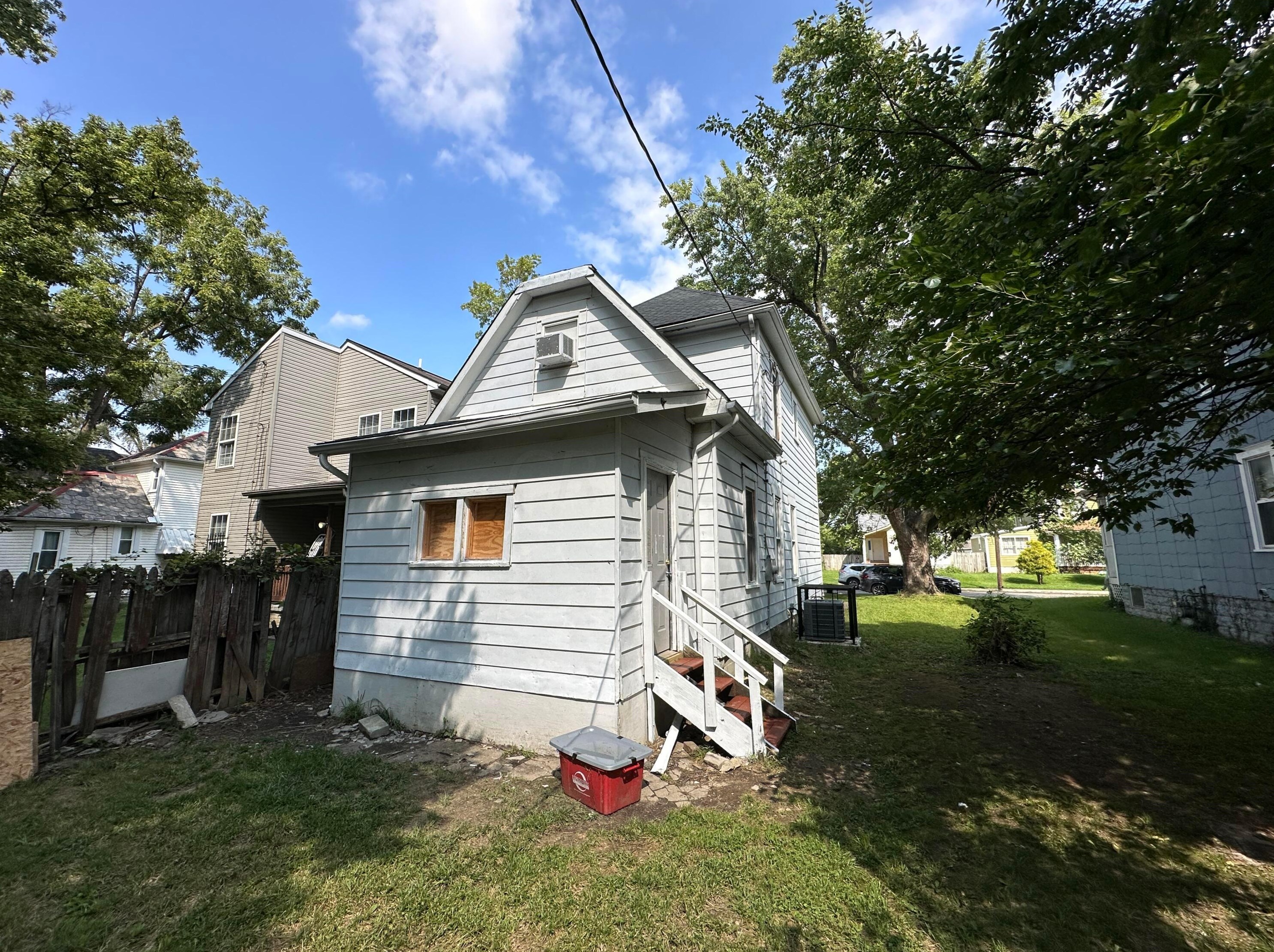 309 Whitethorne Ave, Columbus OH  43223-1173 exterior