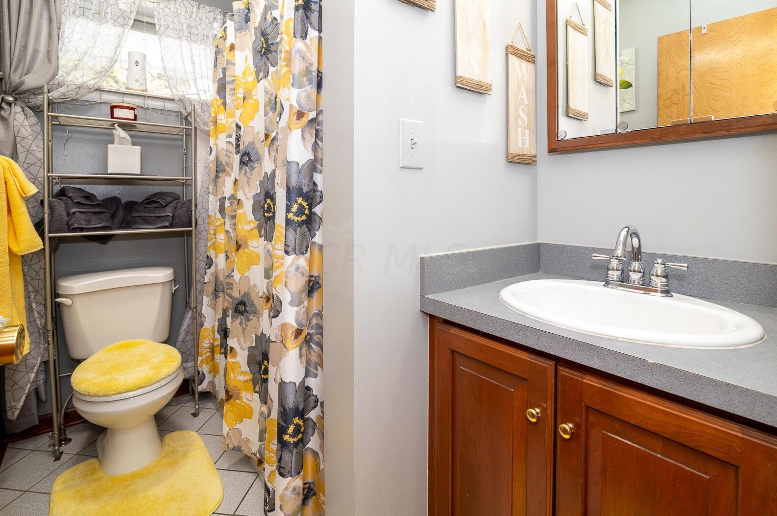 406 Stafford Ave, Columbus OH 43085-3156 exterior