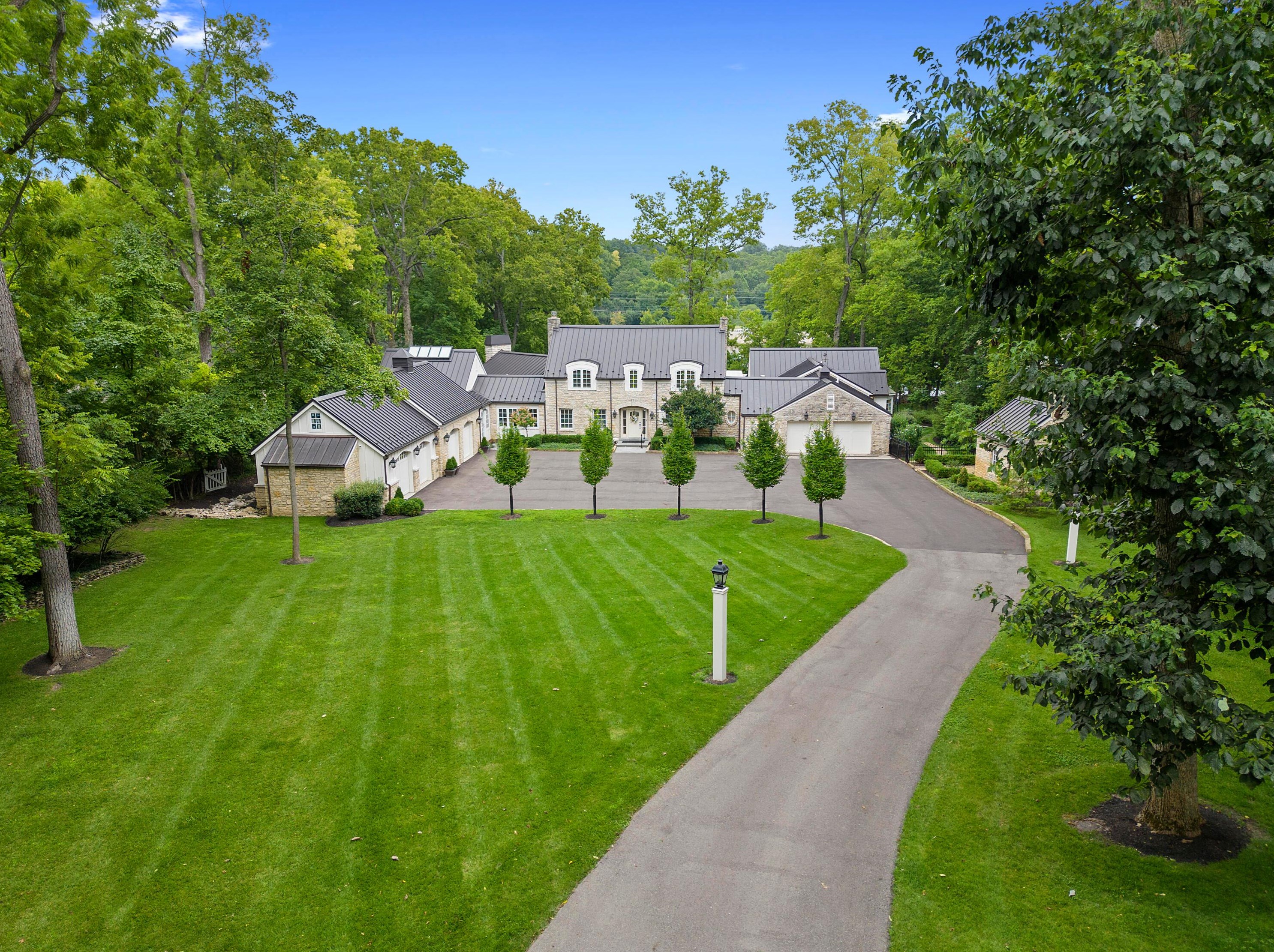 4388 Dublin Rd, Columbus, OH 43221-5001