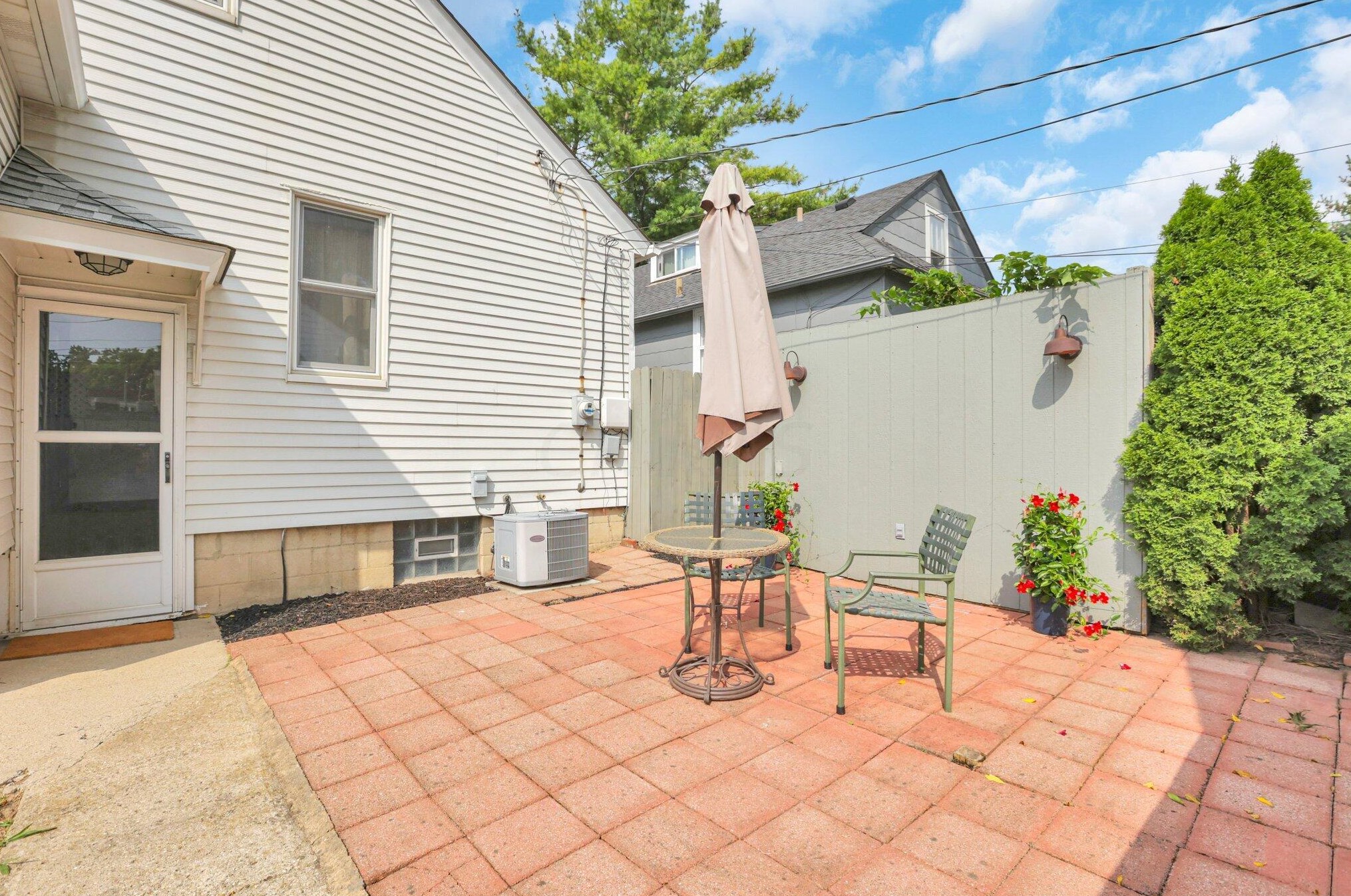 51 Frebis Ave, Columbus OH  43206-3613 exterior