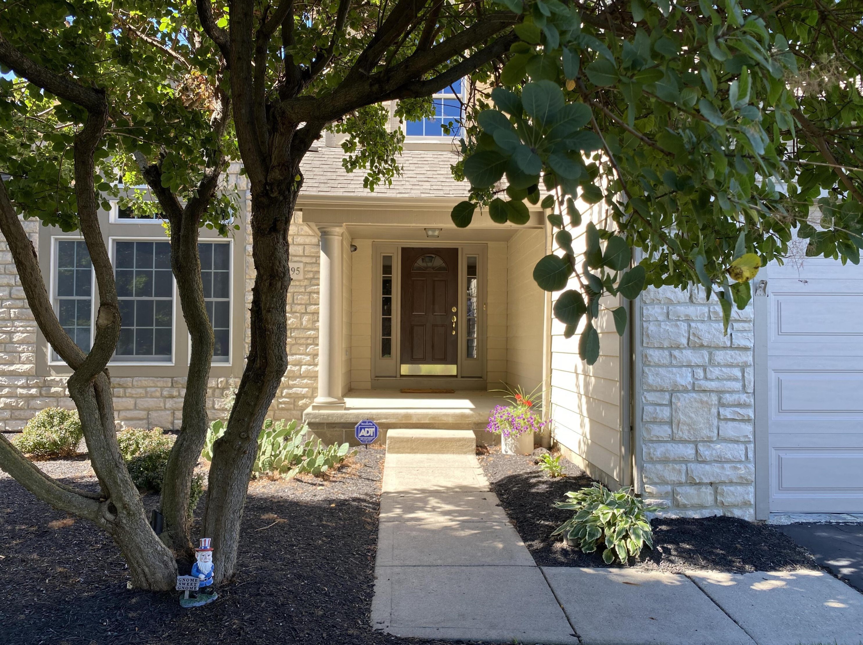 4595 Hoffman Farms Dr, Hilliard, OH 43026-7071