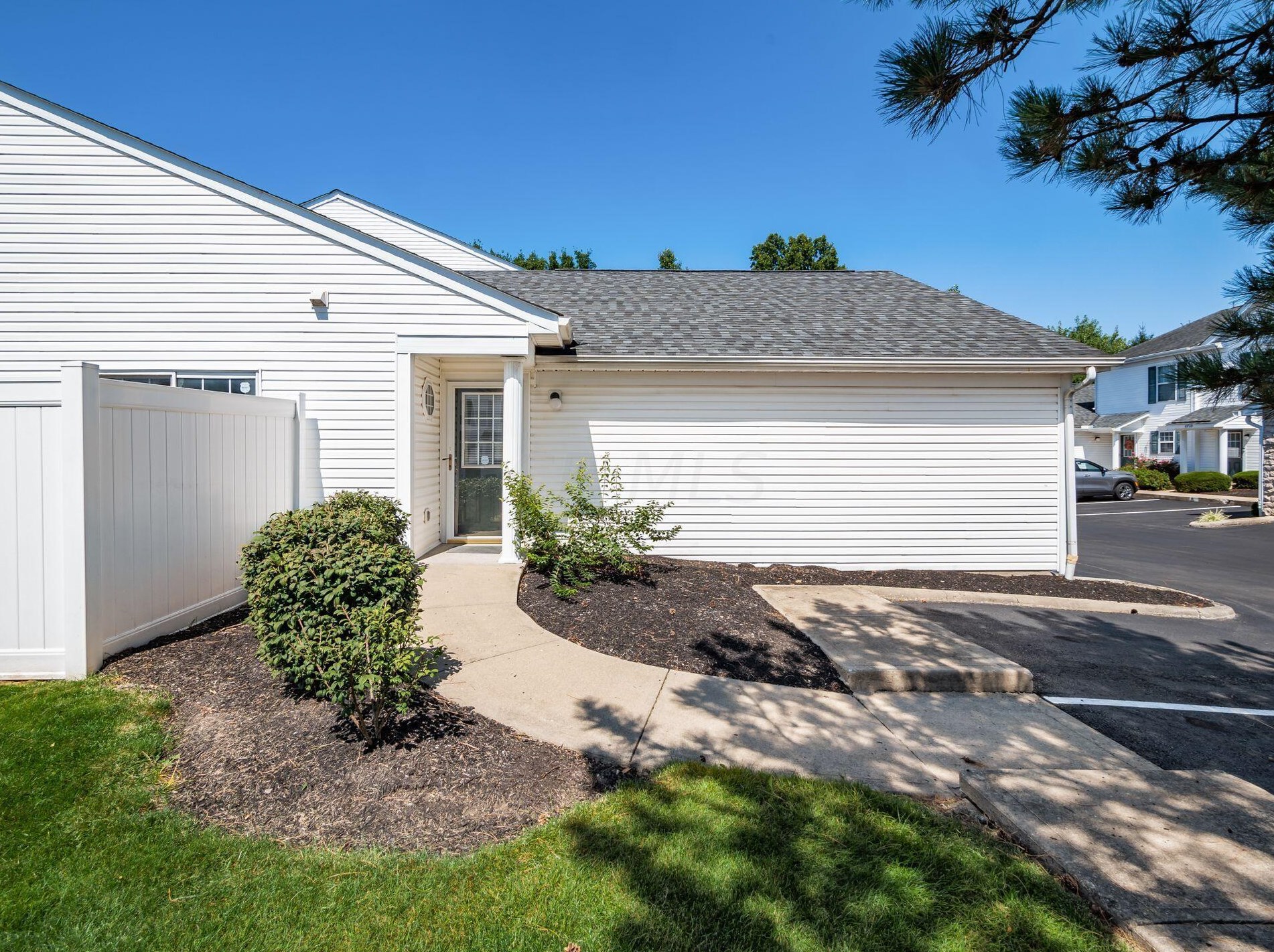 6694 Axtel Dr, Cnl Wnchstr, OH 43110-8416