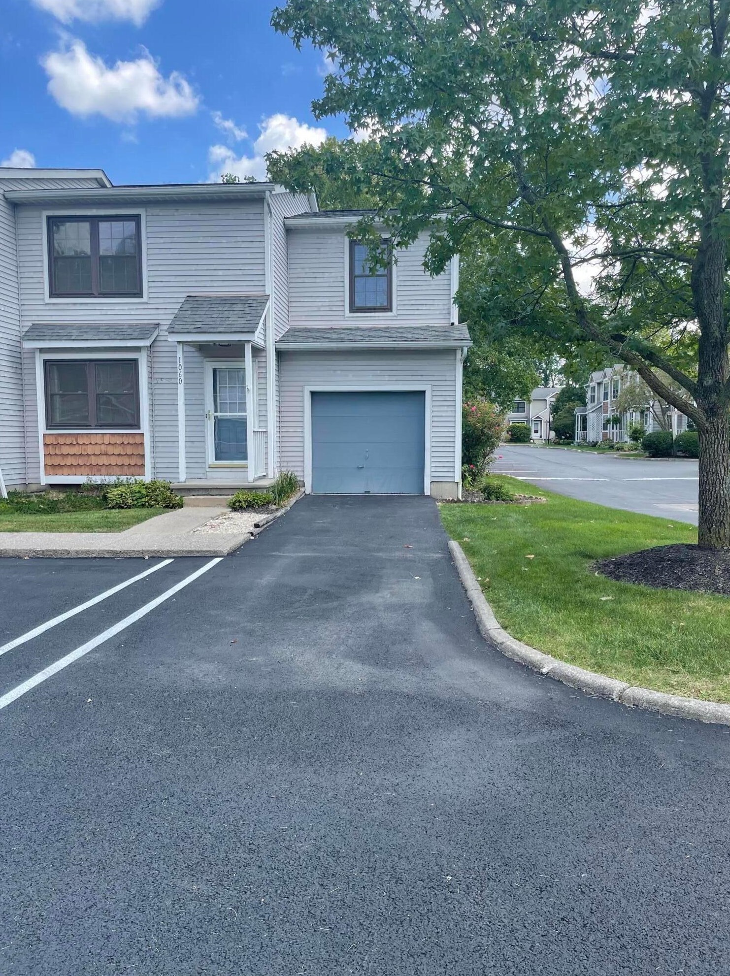 1060 Syracuse Ln, Westerville, OH 43081-5528