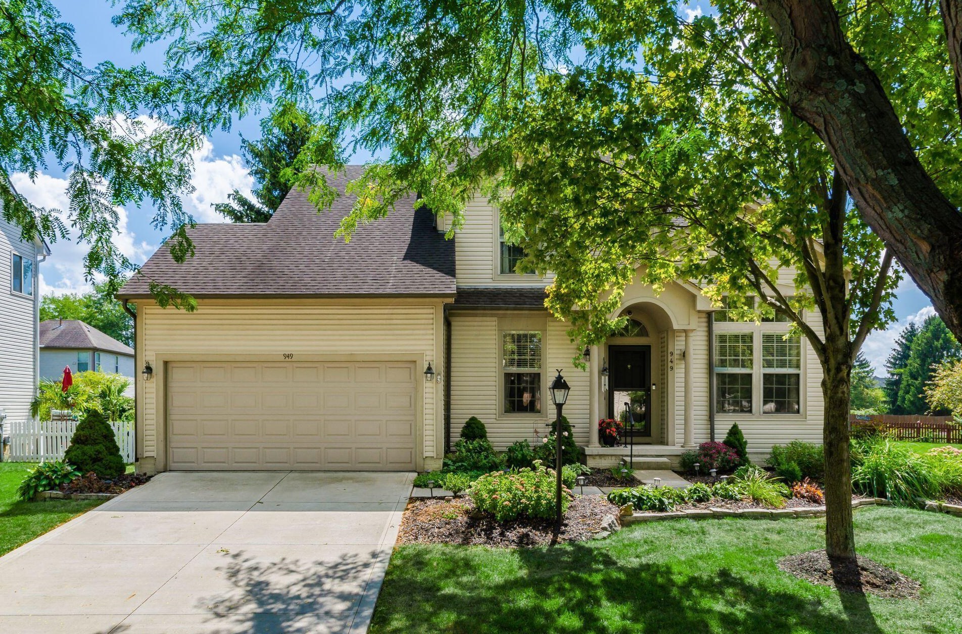 949 Karlslyle Dr, Columbus, OH 43228-9260