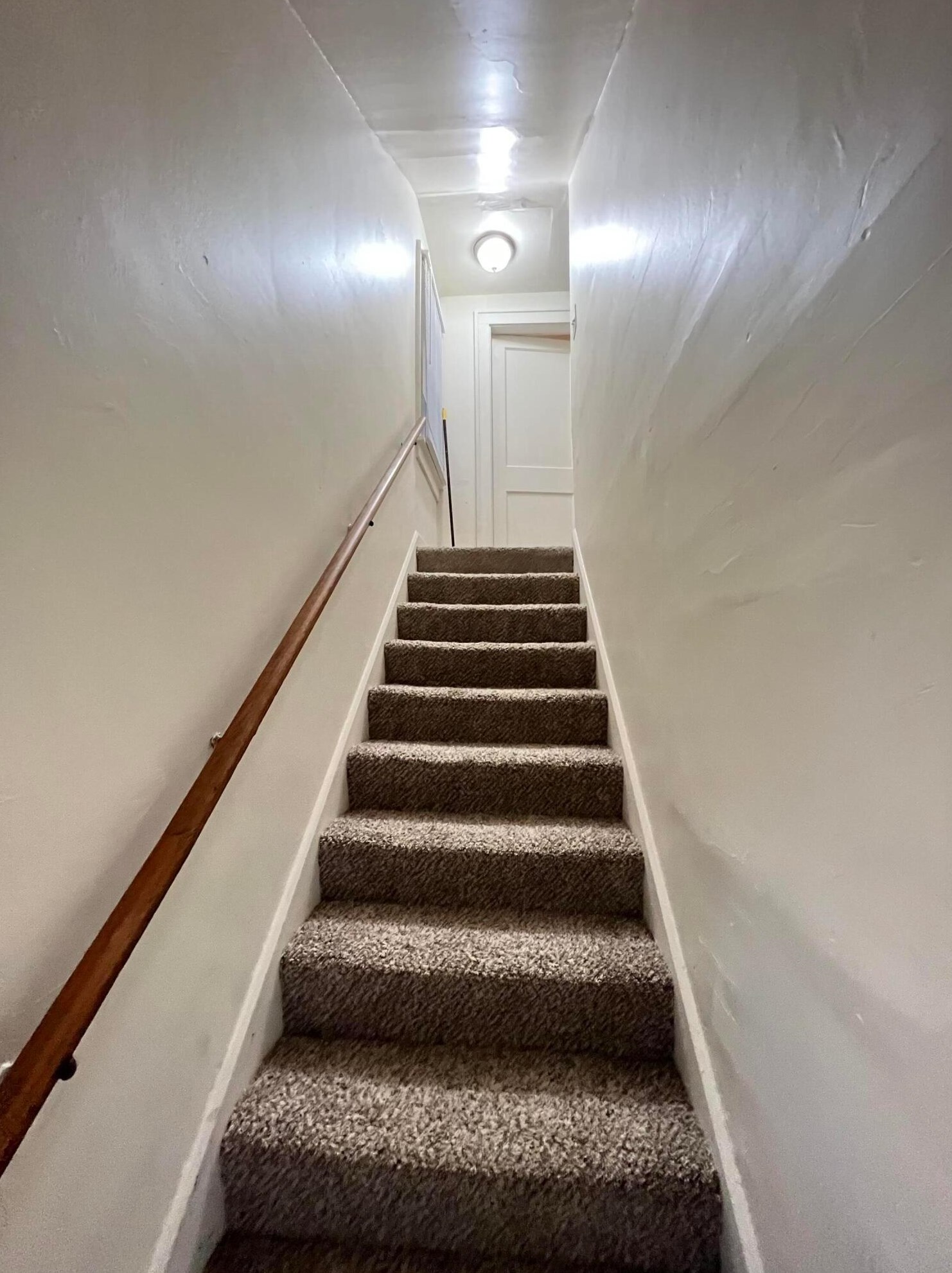 1461 Cordell Ave, Columbus OH 43219-1048 exterior