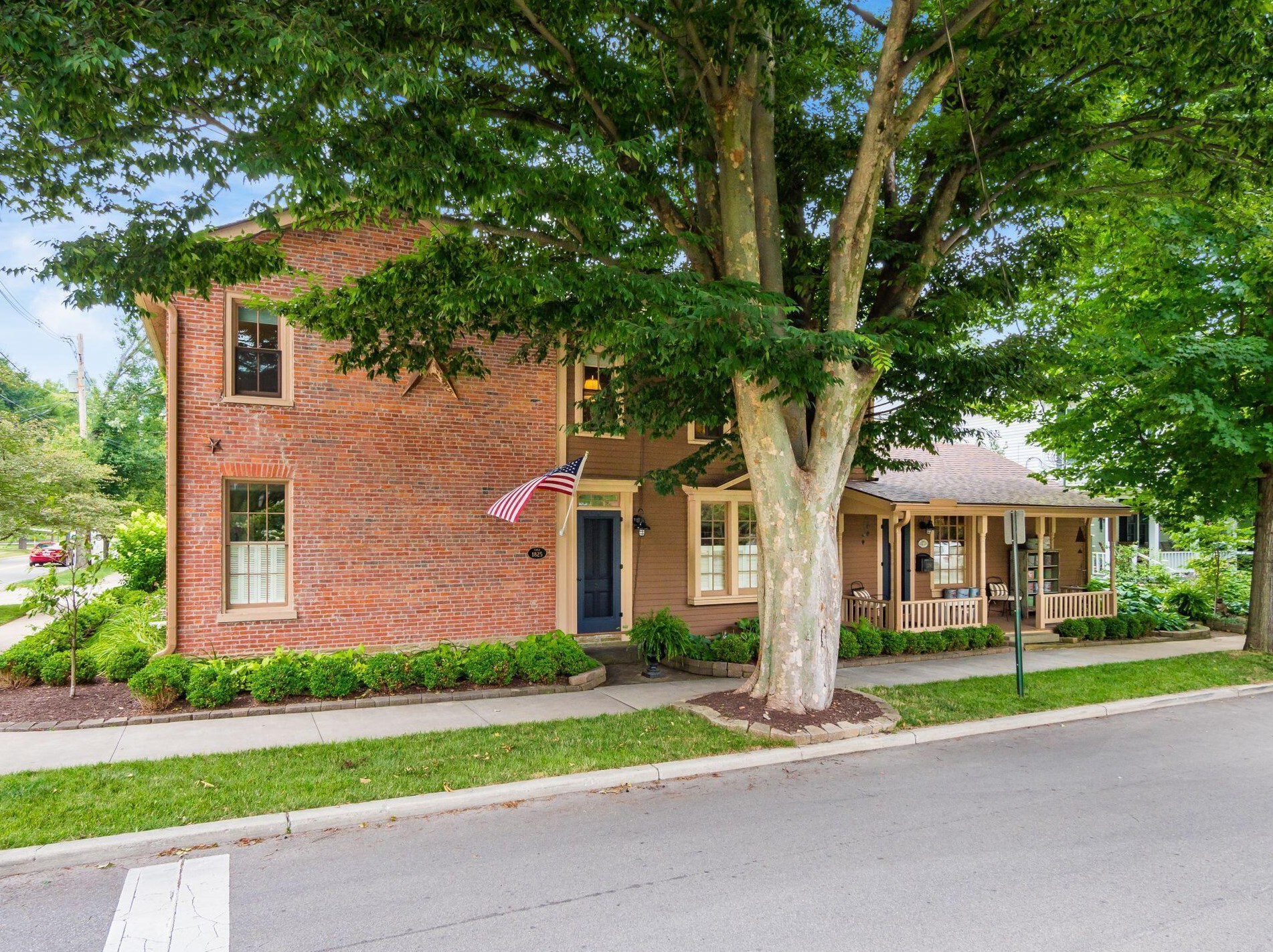 236 Elm St, Granville, OH 43023-1404