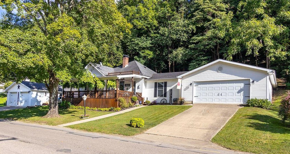 584 Pleasantview Ave, Nelsonville, OH 45764
