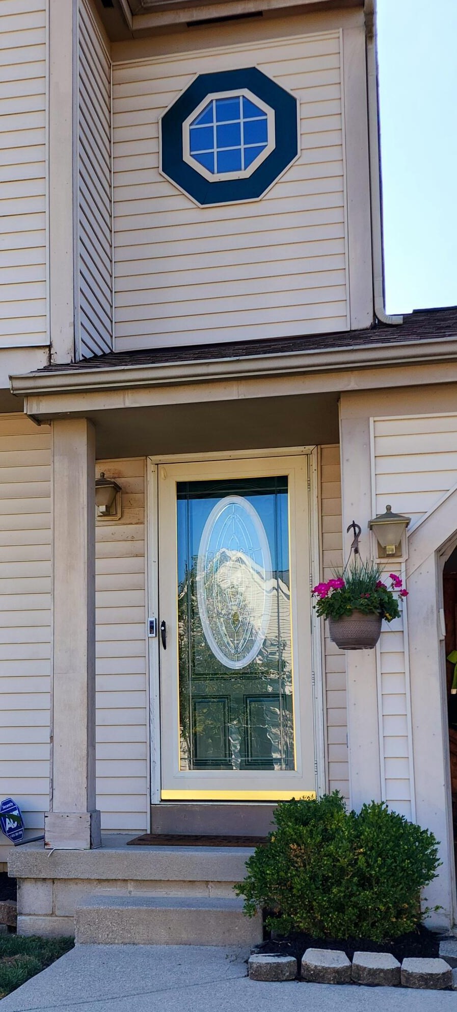 2933 Fenwood Dr, Columbus, OH 43232-7730