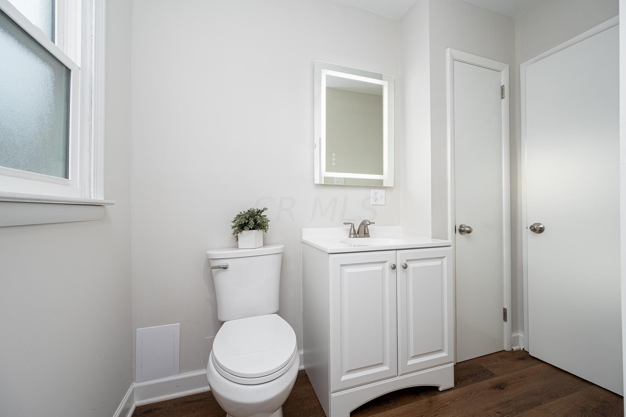 378 Old Village Rd, Columbus OH 43228-1374 exterior