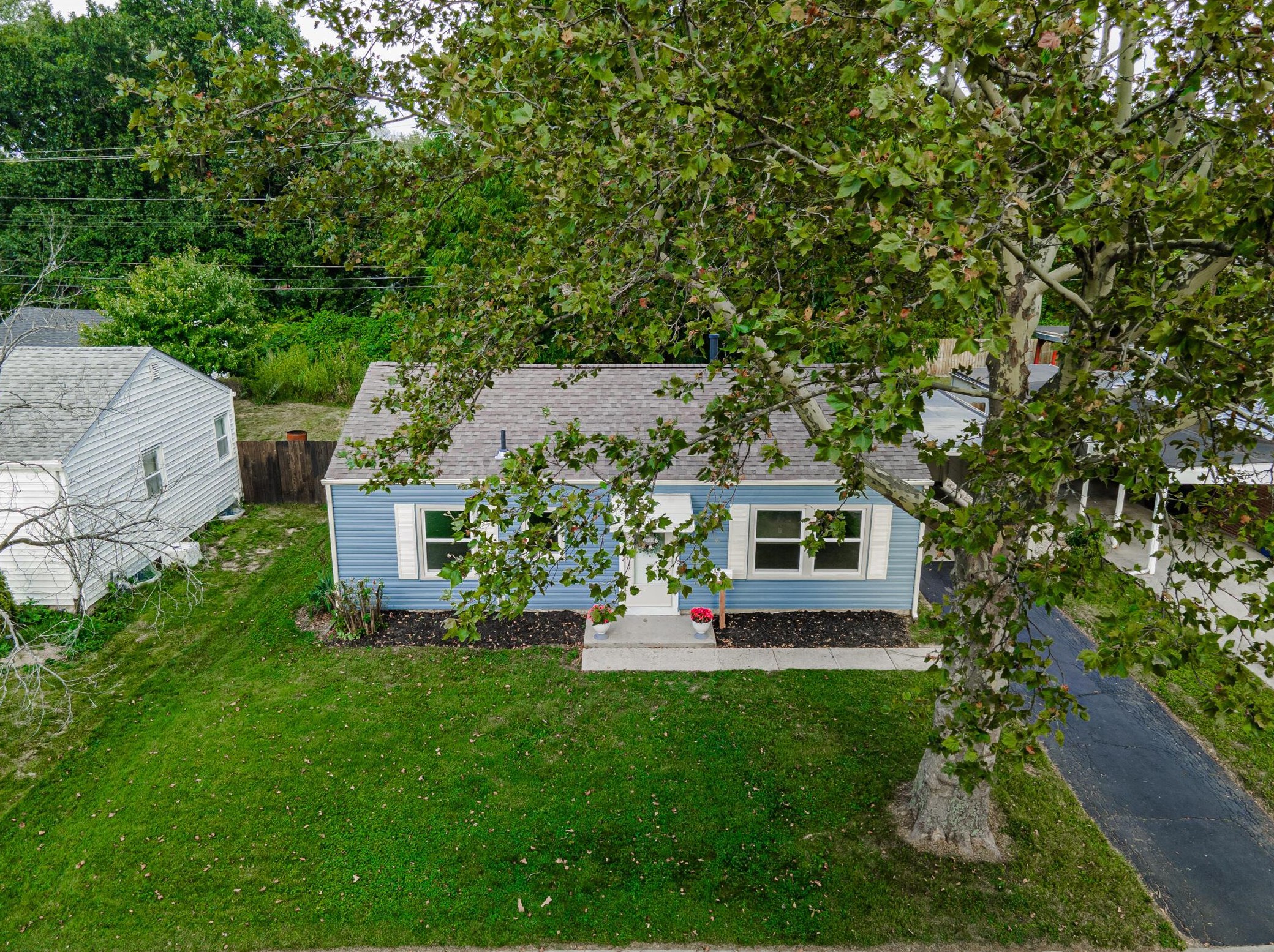 378 Old Village Rd, Columbus OH 43228-1374 exterior