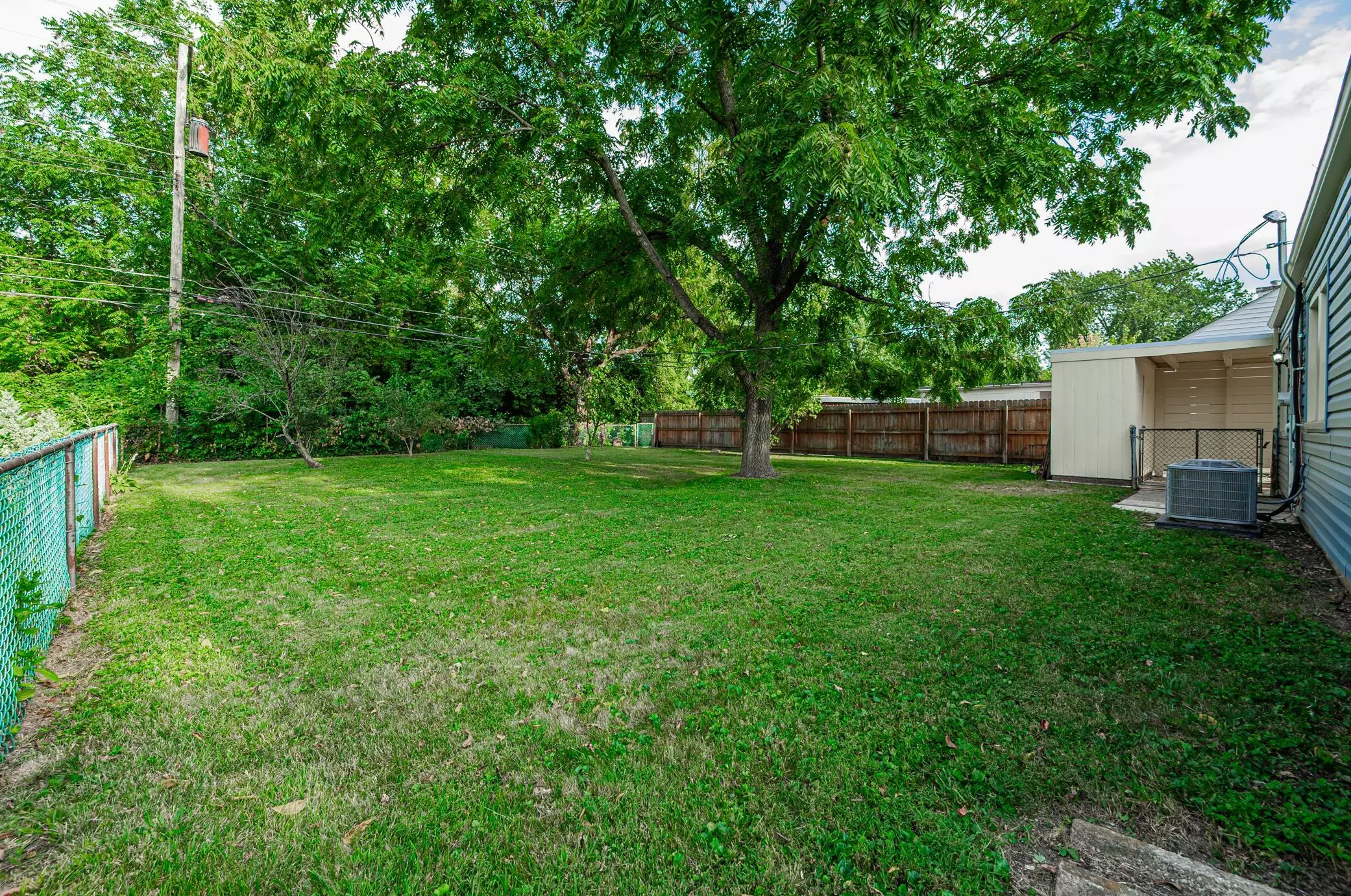 378 Old Village Rd, Columbus OH 43228-1374 exterior