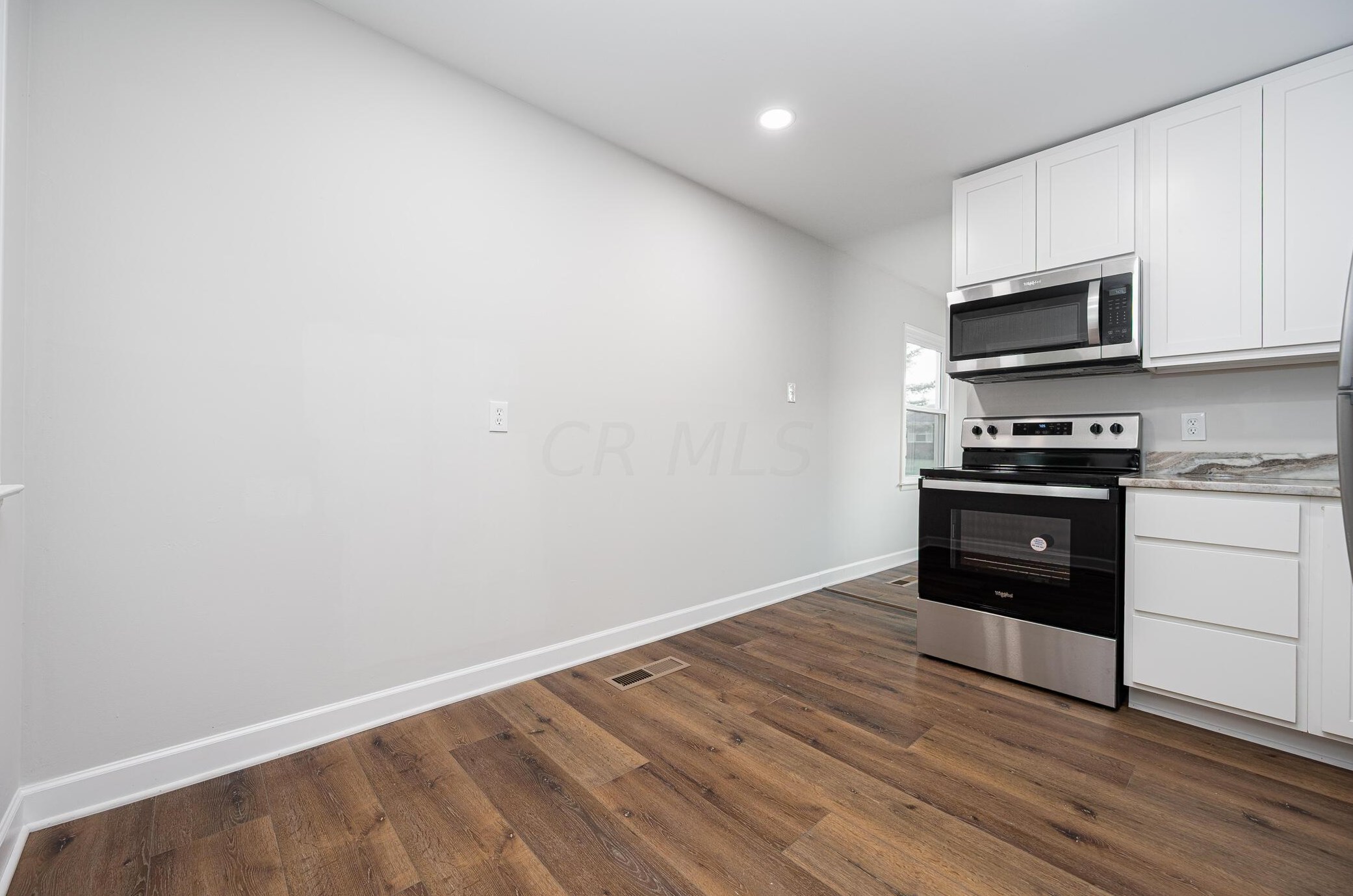 378 Old Village Rd, Columbus OH 43228-1374 exterior