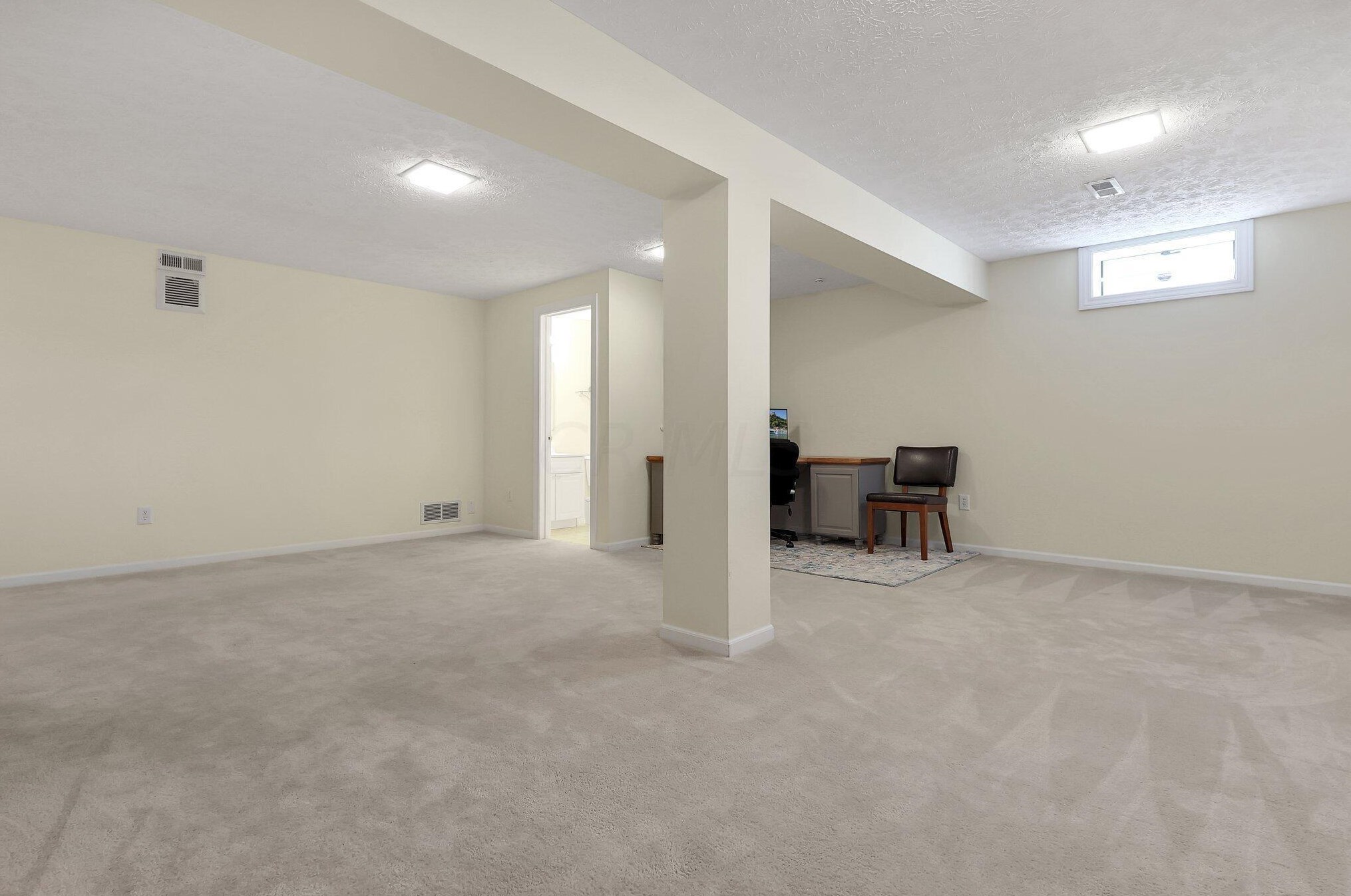 706 Sycamore Turn Ln, Columbus OH exterior