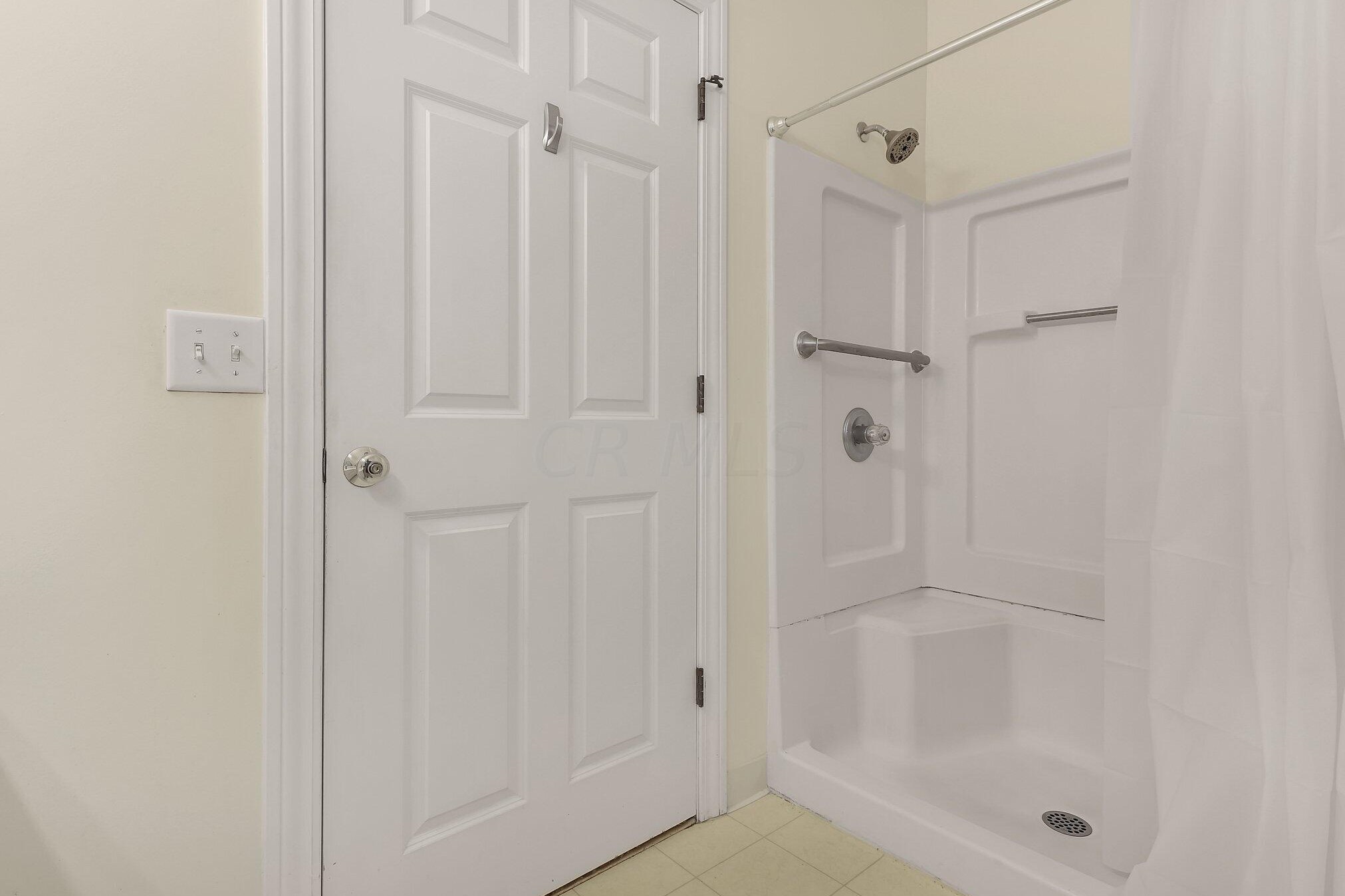 706 Sycamore Turn Ln, Columbus OH exterior