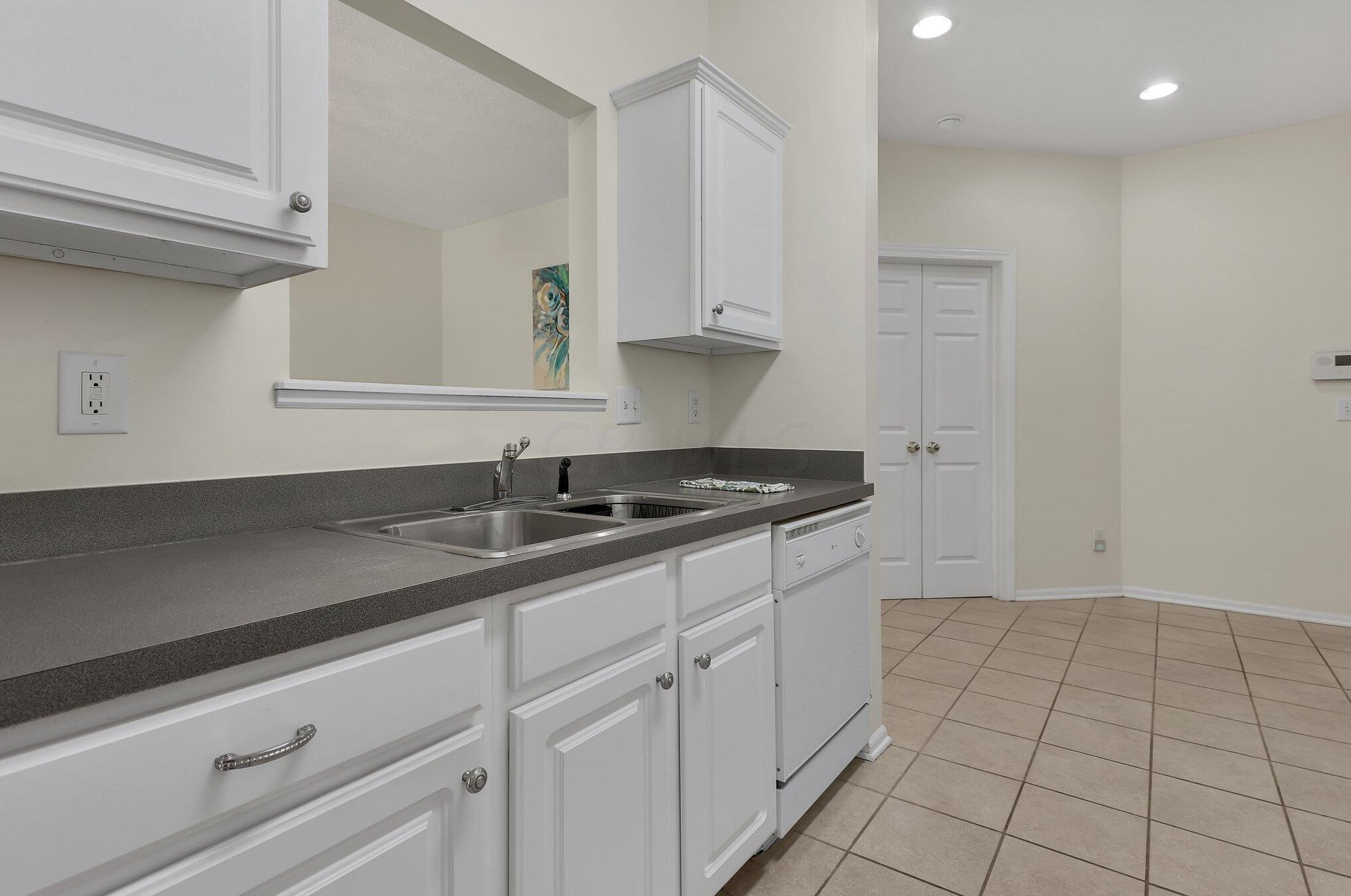 706 Sycamore Turn Ln, Columbus OH exterior