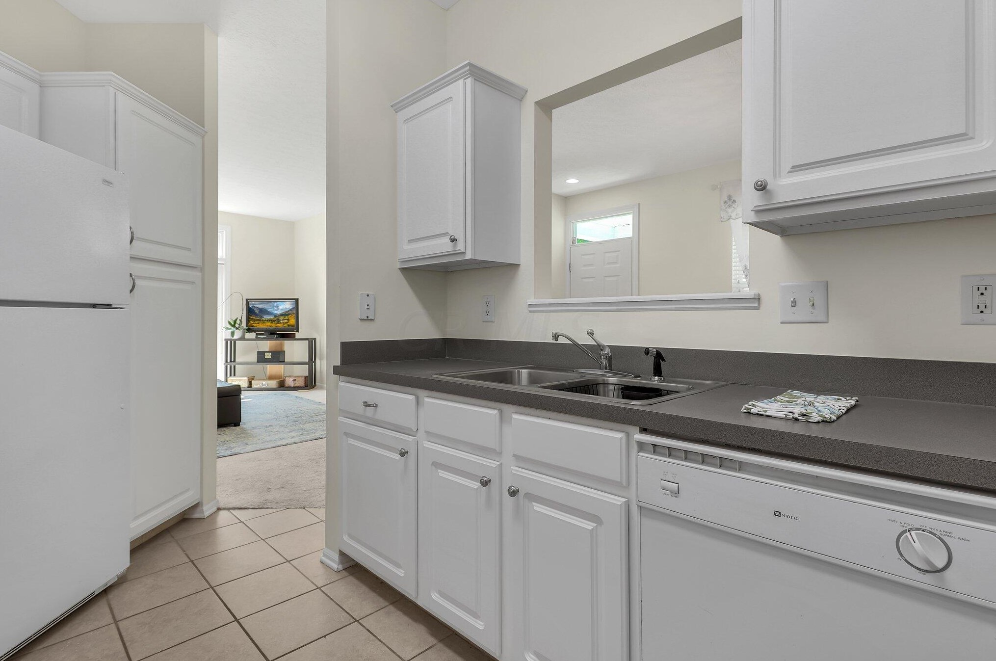 706 Sycamore Turn Ln, Columbus OH exterior