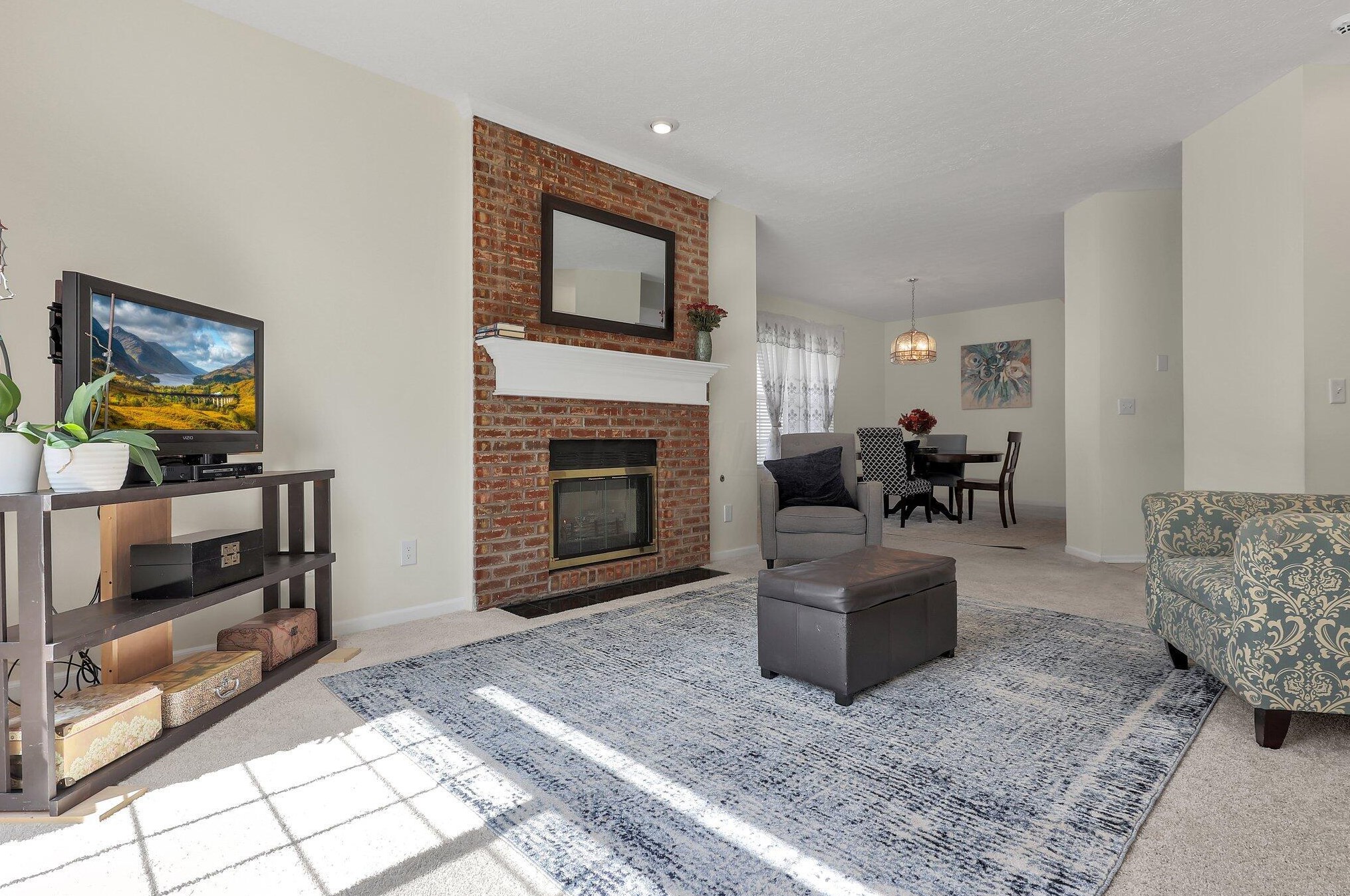 706 Sycamore Turn Ln, Columbus OH exterior