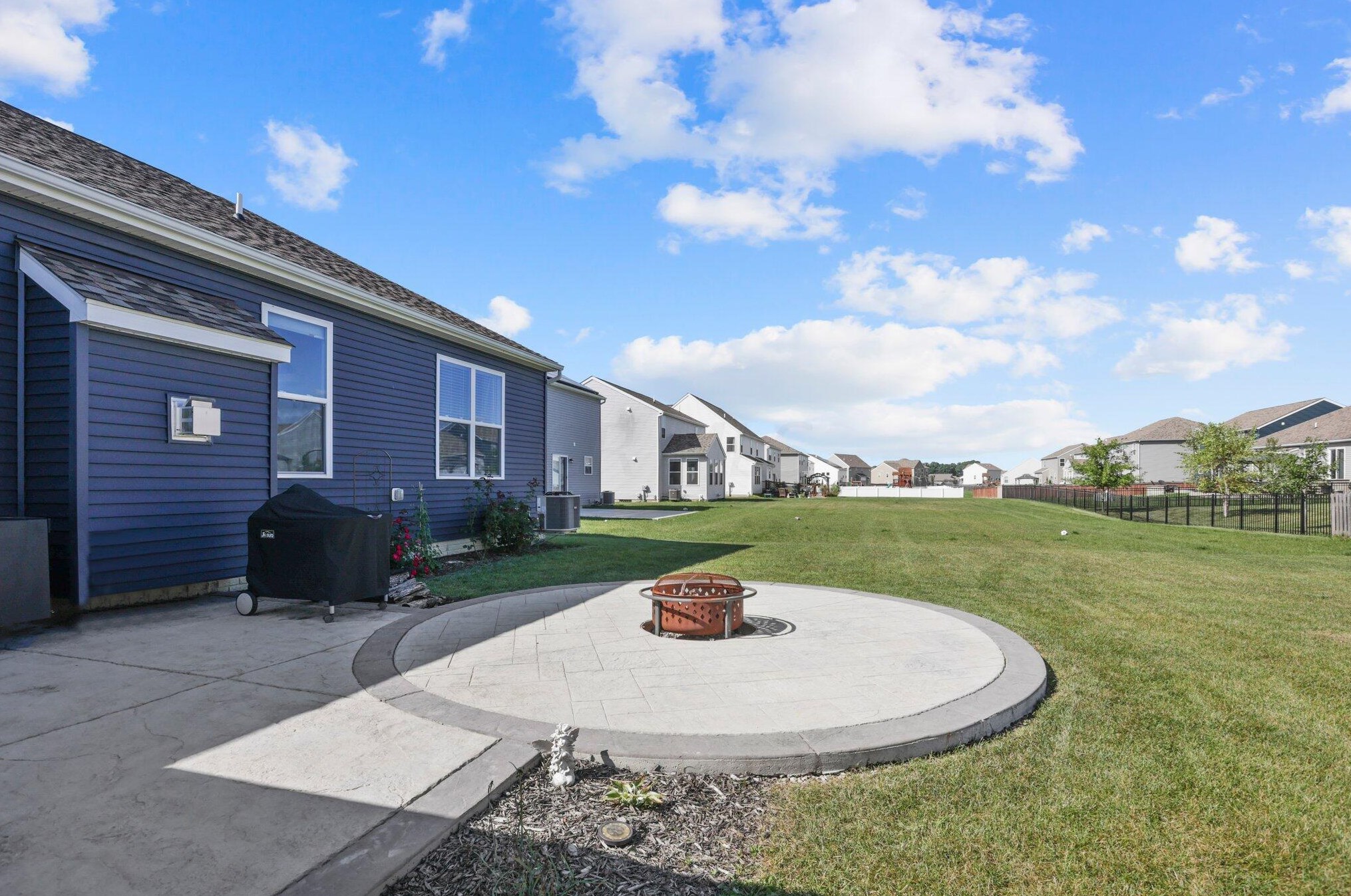 194 Mannaseh Dr, Granville OH  43023-9059 exterior